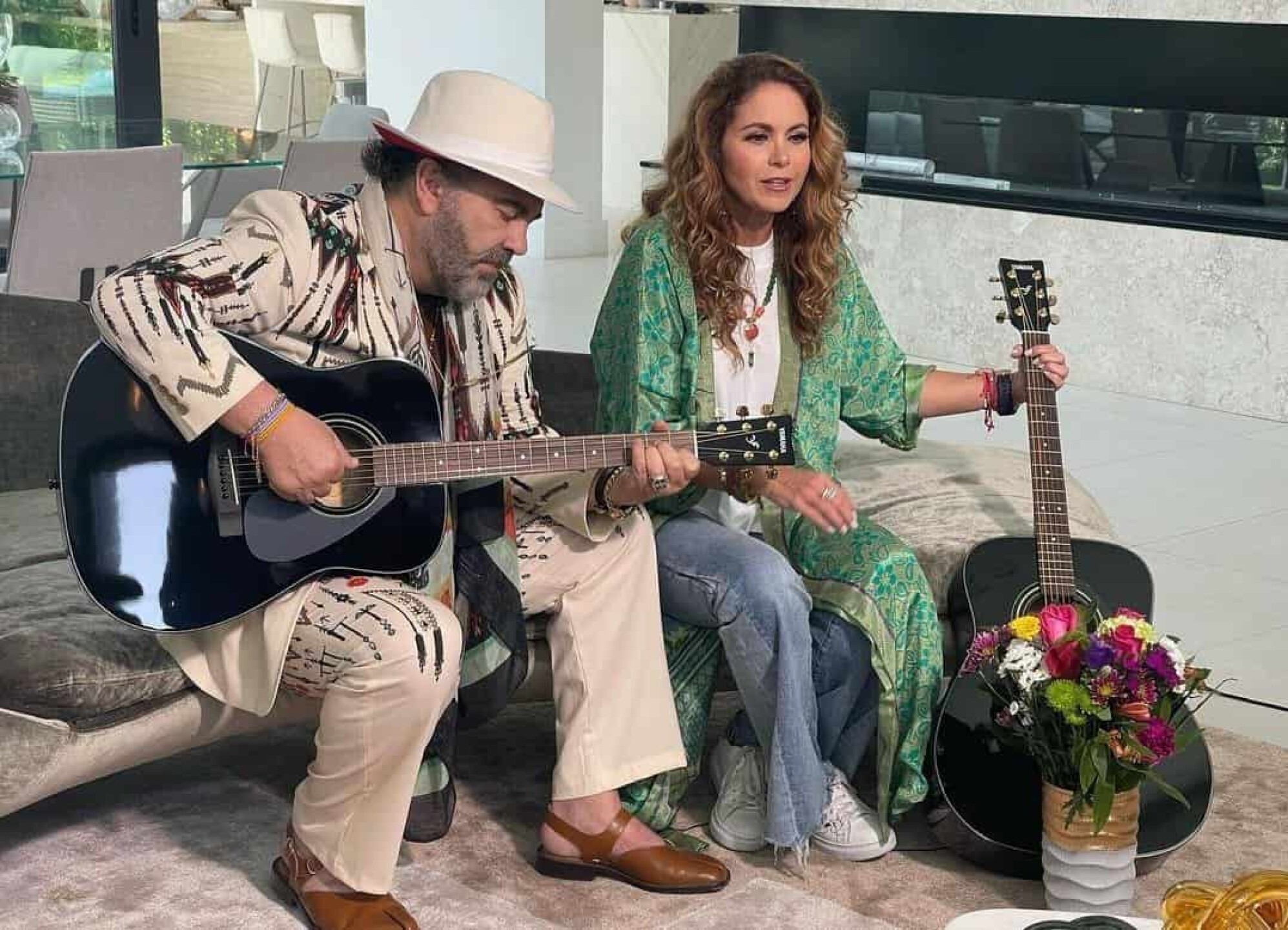 Lucero y Mijares en pleno ensayo previo a su concierto en USA.