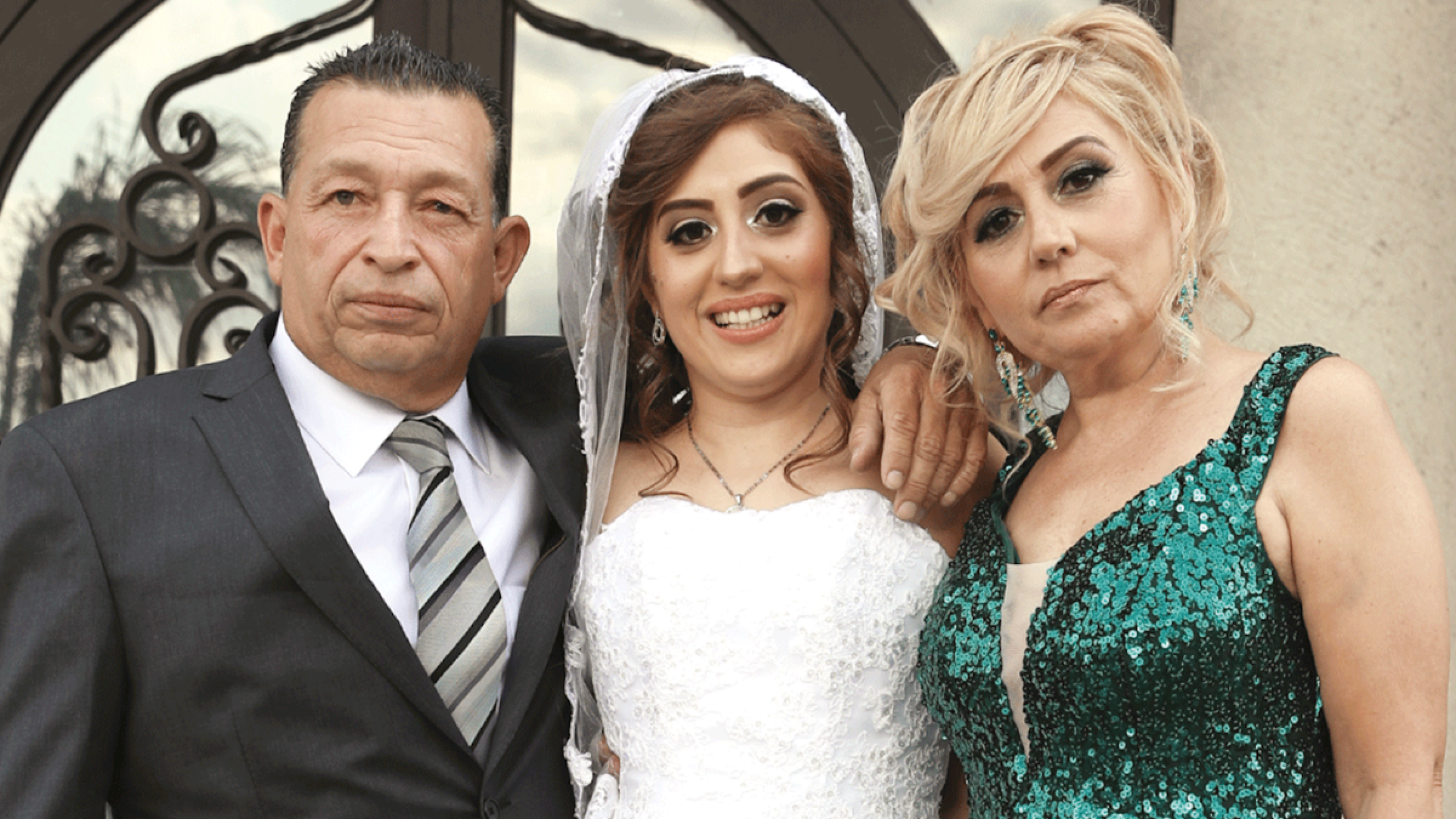 Bertha Ocaña junto a sus padres