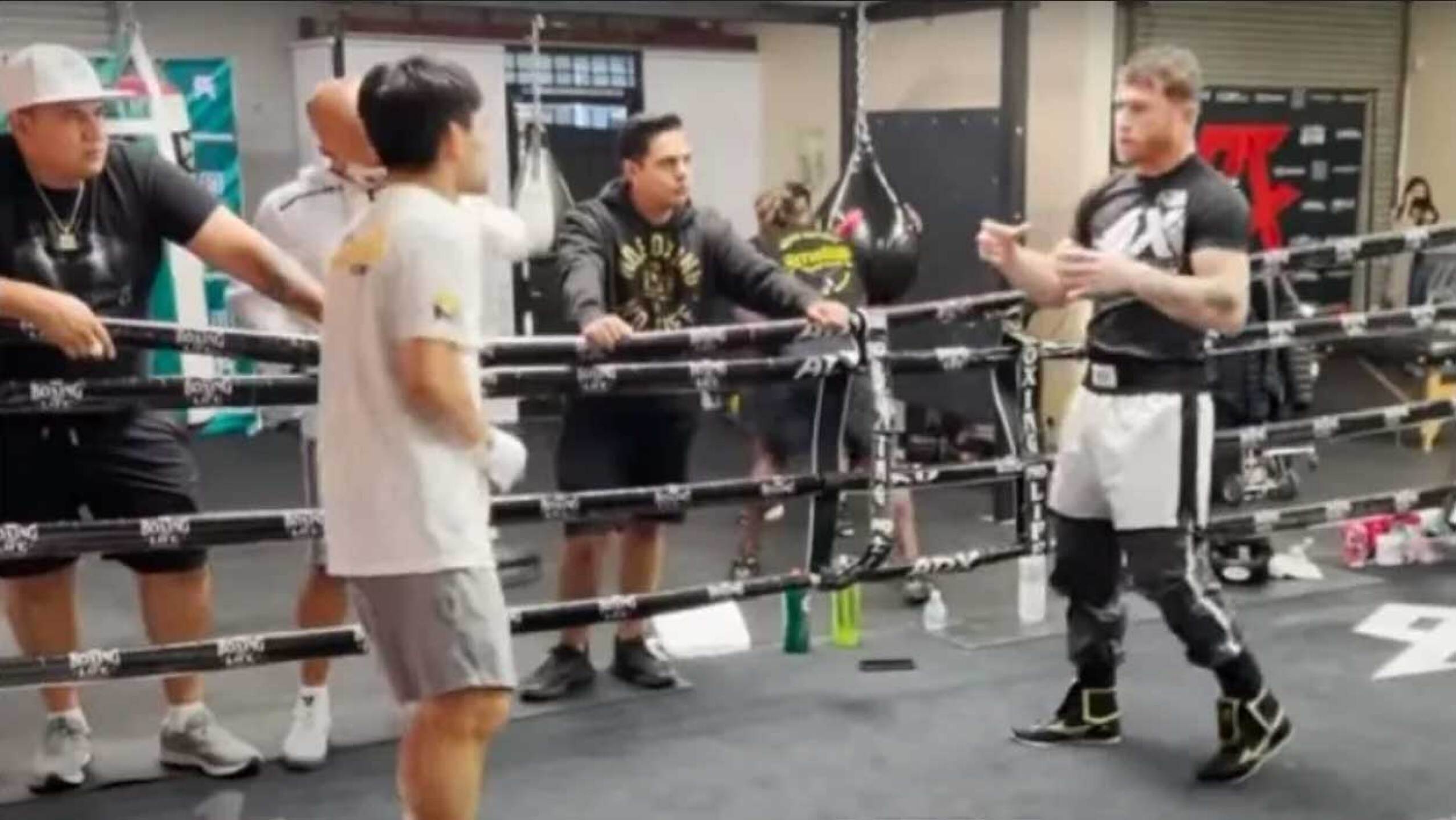 Manny Pacquiao no está contento con que su hijo debute en el box