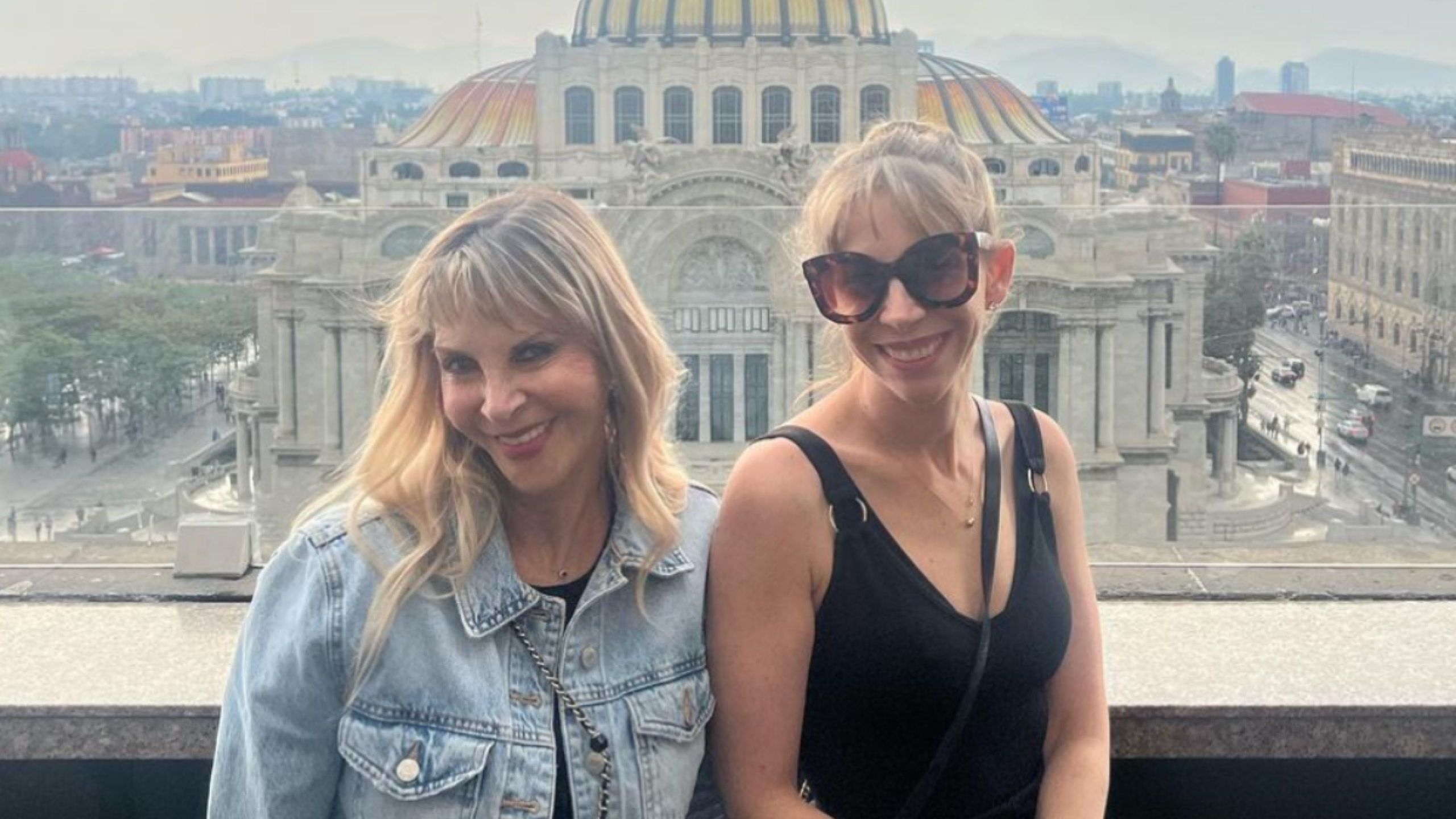 Shanik Berman y Karla su hija/Shanik y su hija Karla (2).png