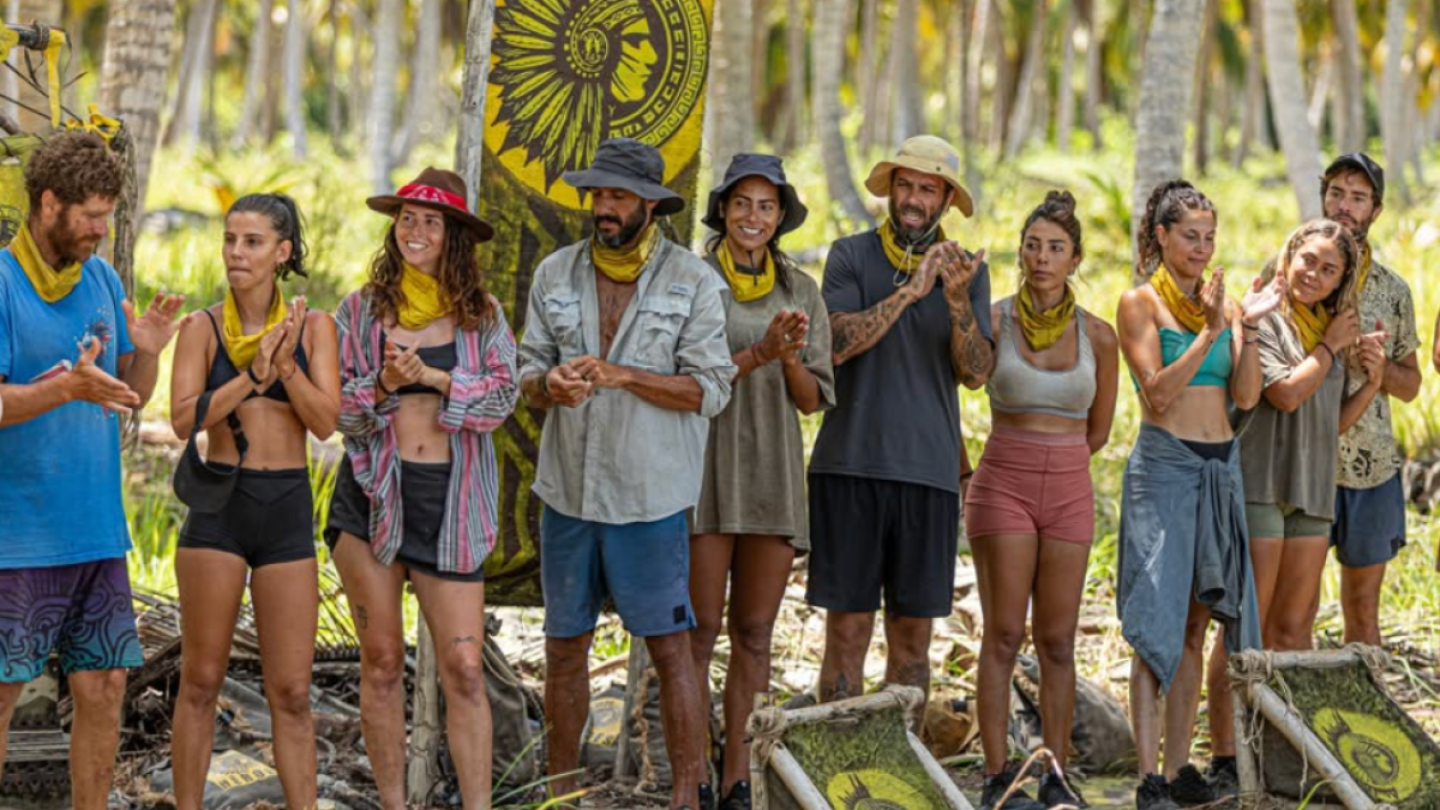 Survivor México 2025 romance Julieta Aranza John beso