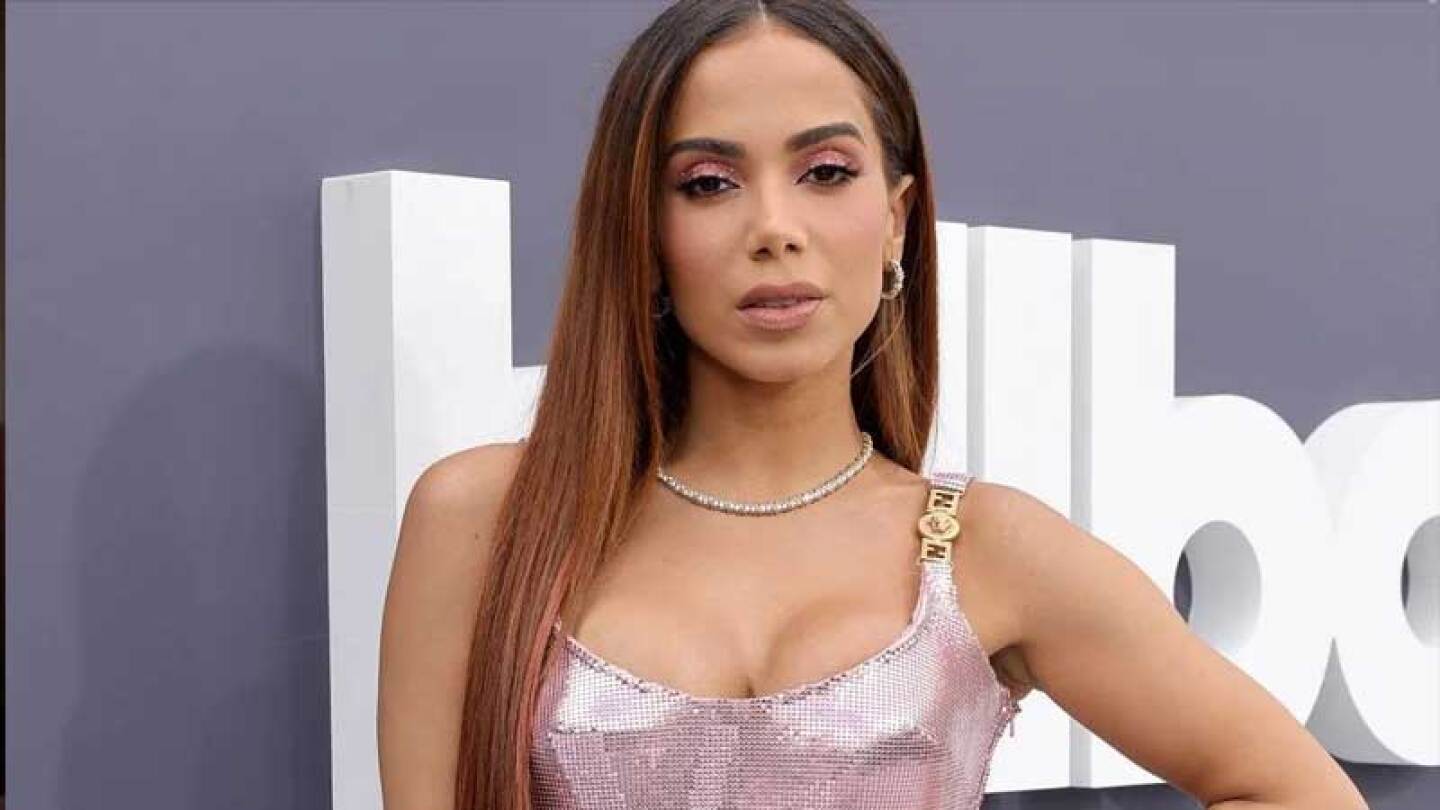 Anitta entra a quirófano tras fuertes dolores por endometriosis