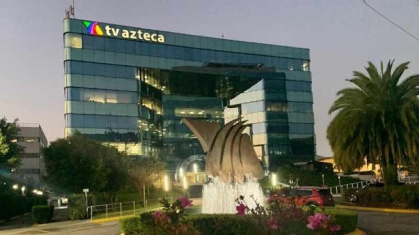 TV Azteca en crisis, pide a sus conductores baja de sueldos