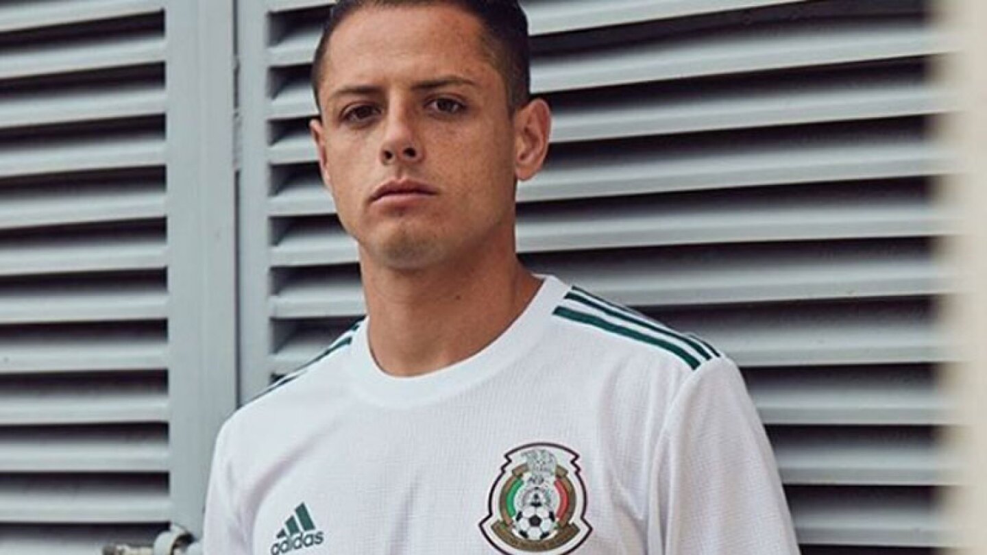 Javier “El Chicharito” Hernández se hace impactante cambio de look