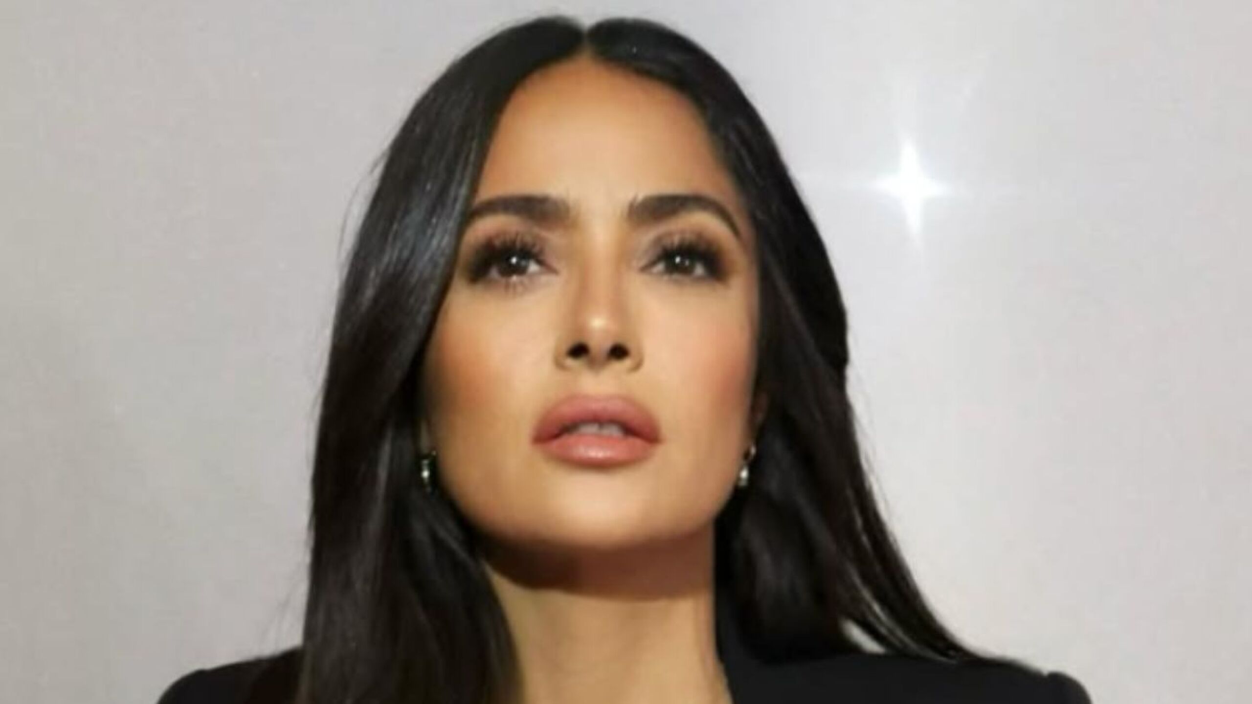 Salma Hayek se hace arreglito estético