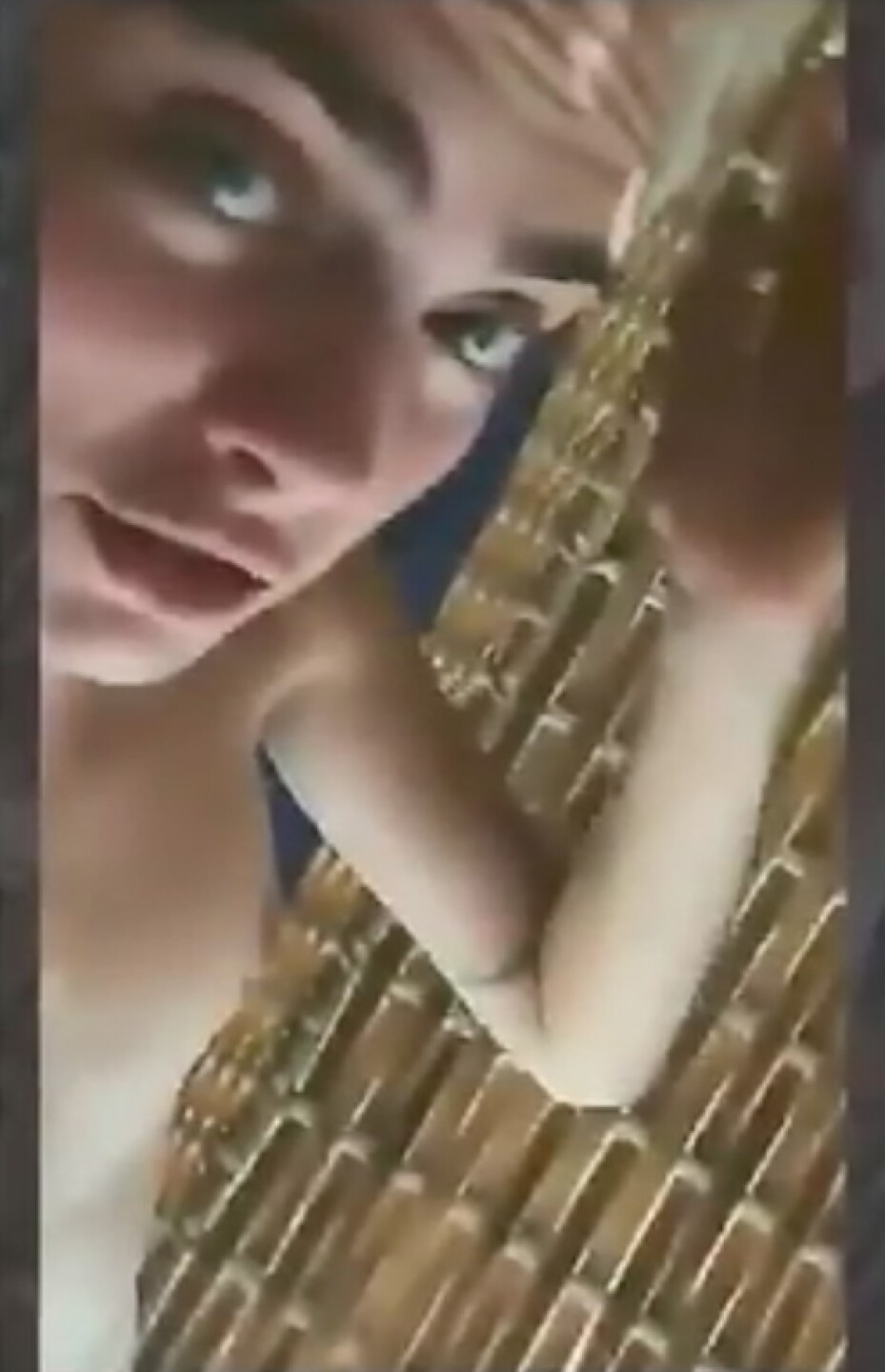 Cara Delevingne pezón.