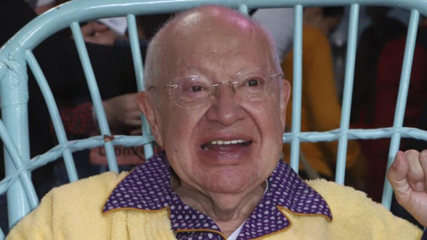 Eduardo Manzano es hospitalizado de emergencia