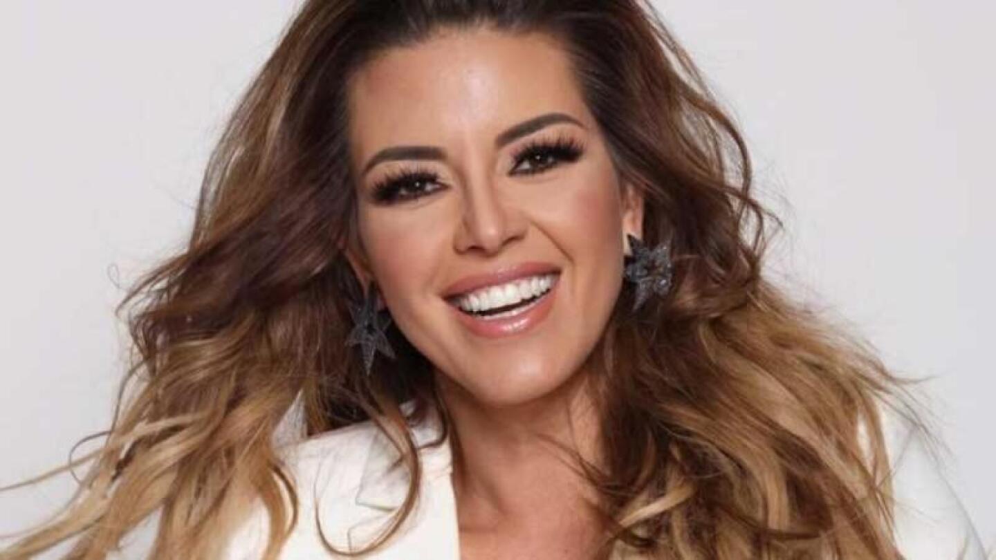 Hija de Alicia Machado pide implantes de seno como regalo de XV años.