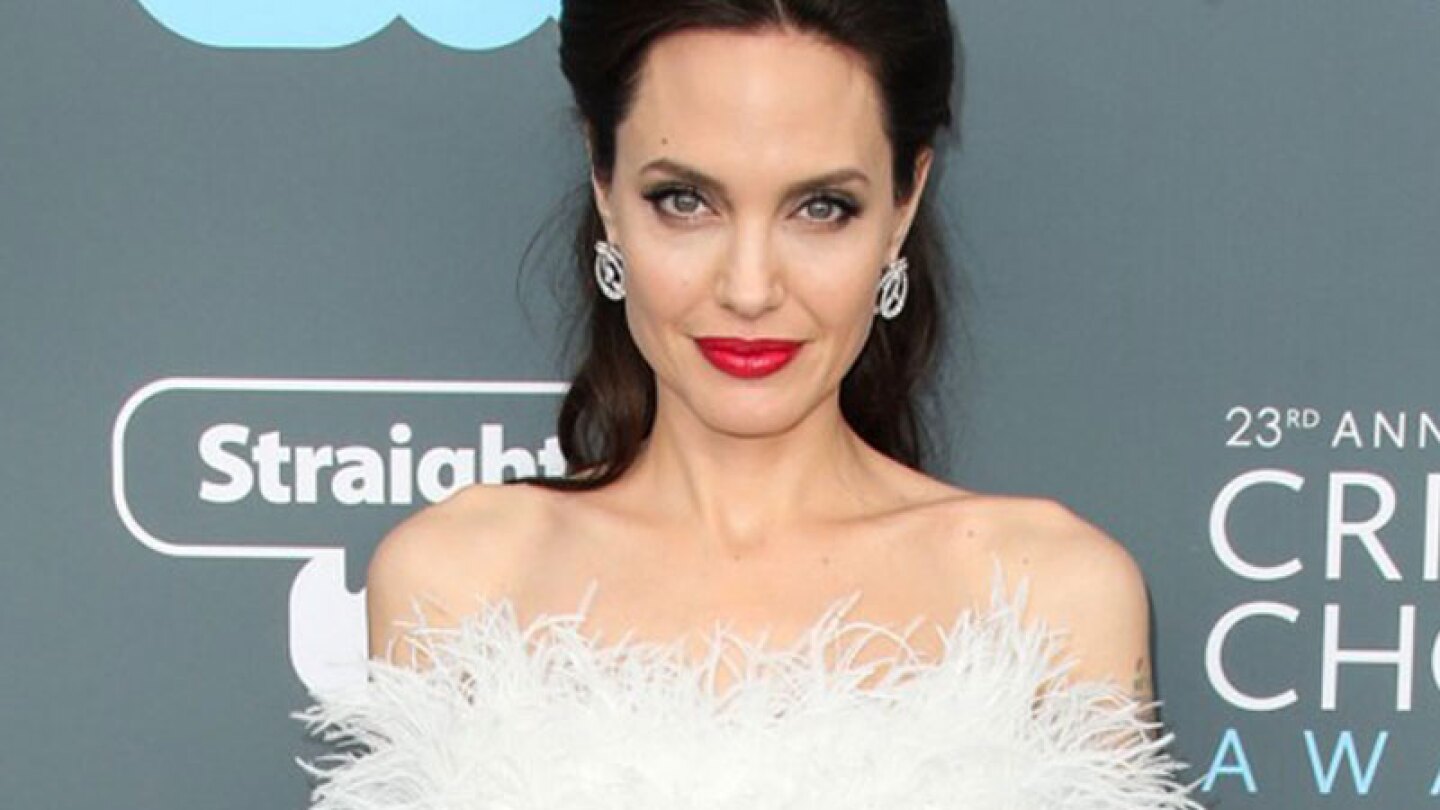 Angelina Jolie preocupa al verse tan delgada