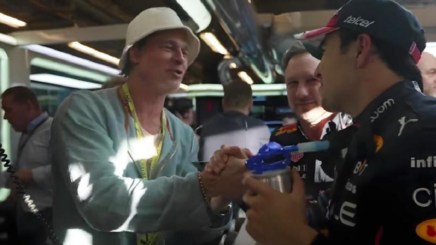 Brad Pitt se emociona al conocer a Checo Pérez: “Es genial verte correr”