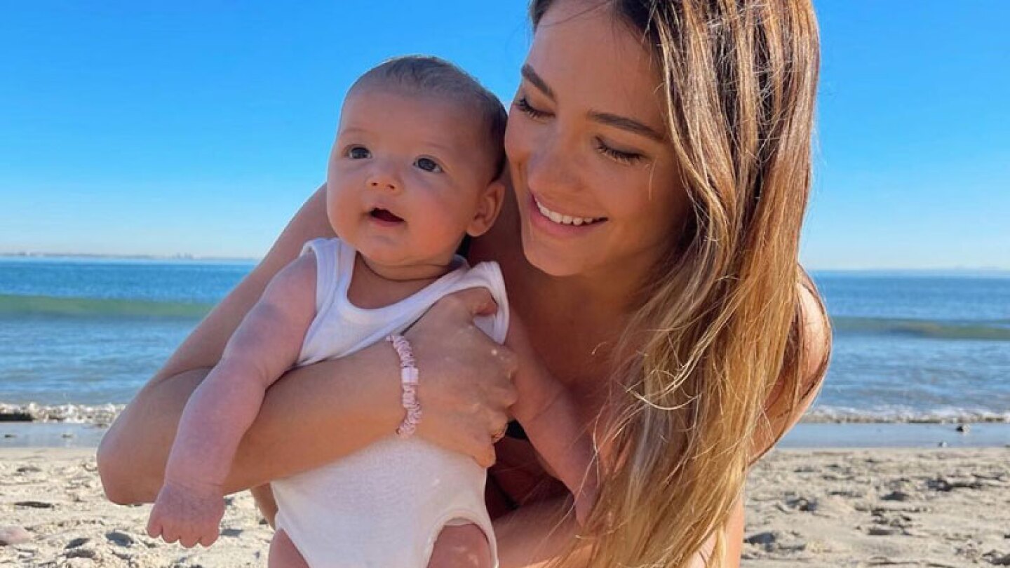 sarah kohan chicharito hija infiel