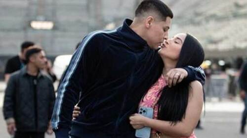 Eduin Caz aparece en estado inconveniente y le hace fuertes declaraciones íntimas a su esposa