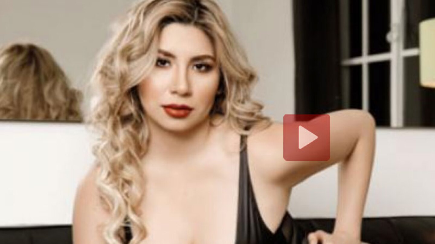 Estrenó canción en plena transmisión y todos quedaron impactados al escucharla.