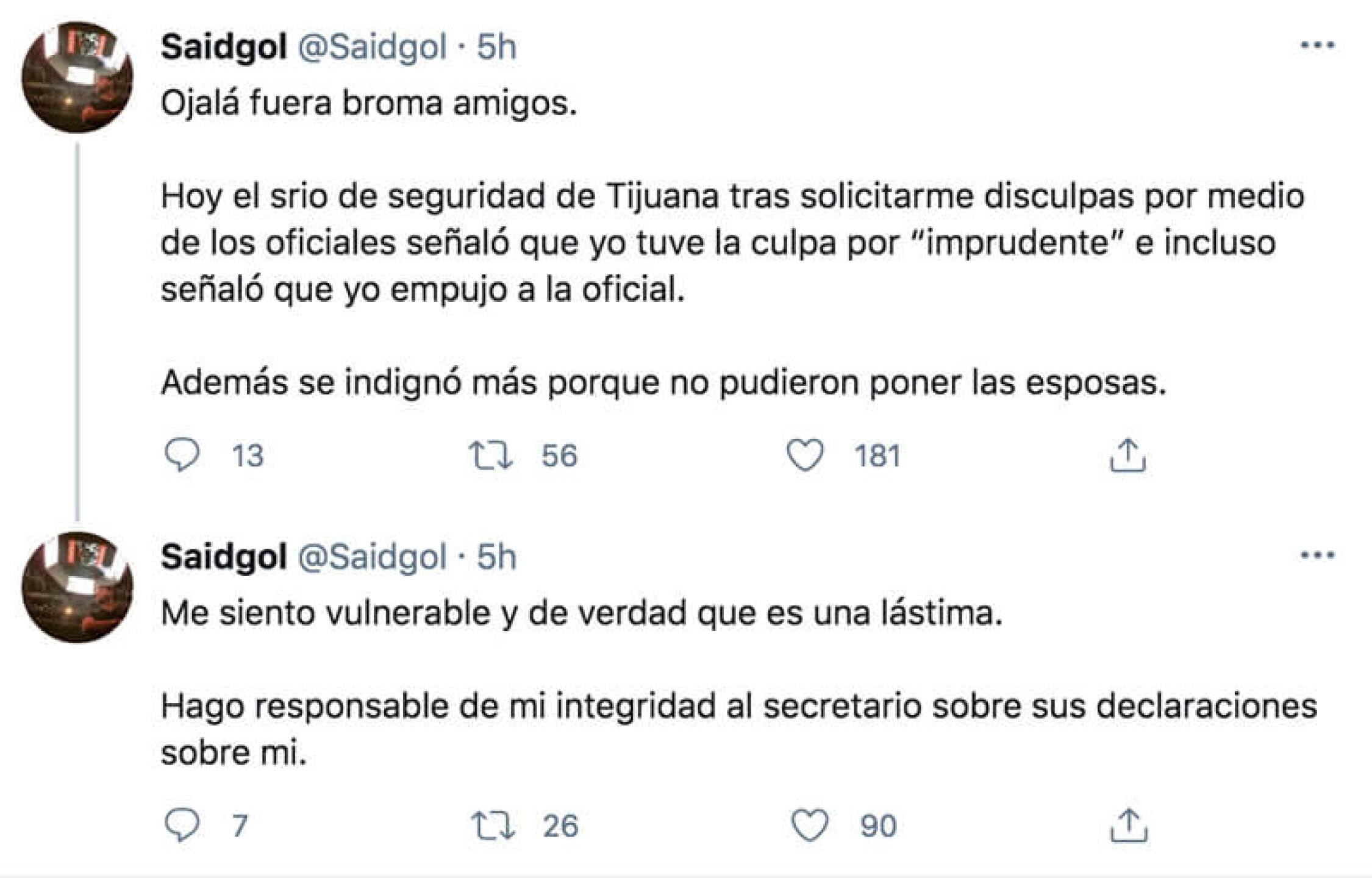 Esposan a reportero