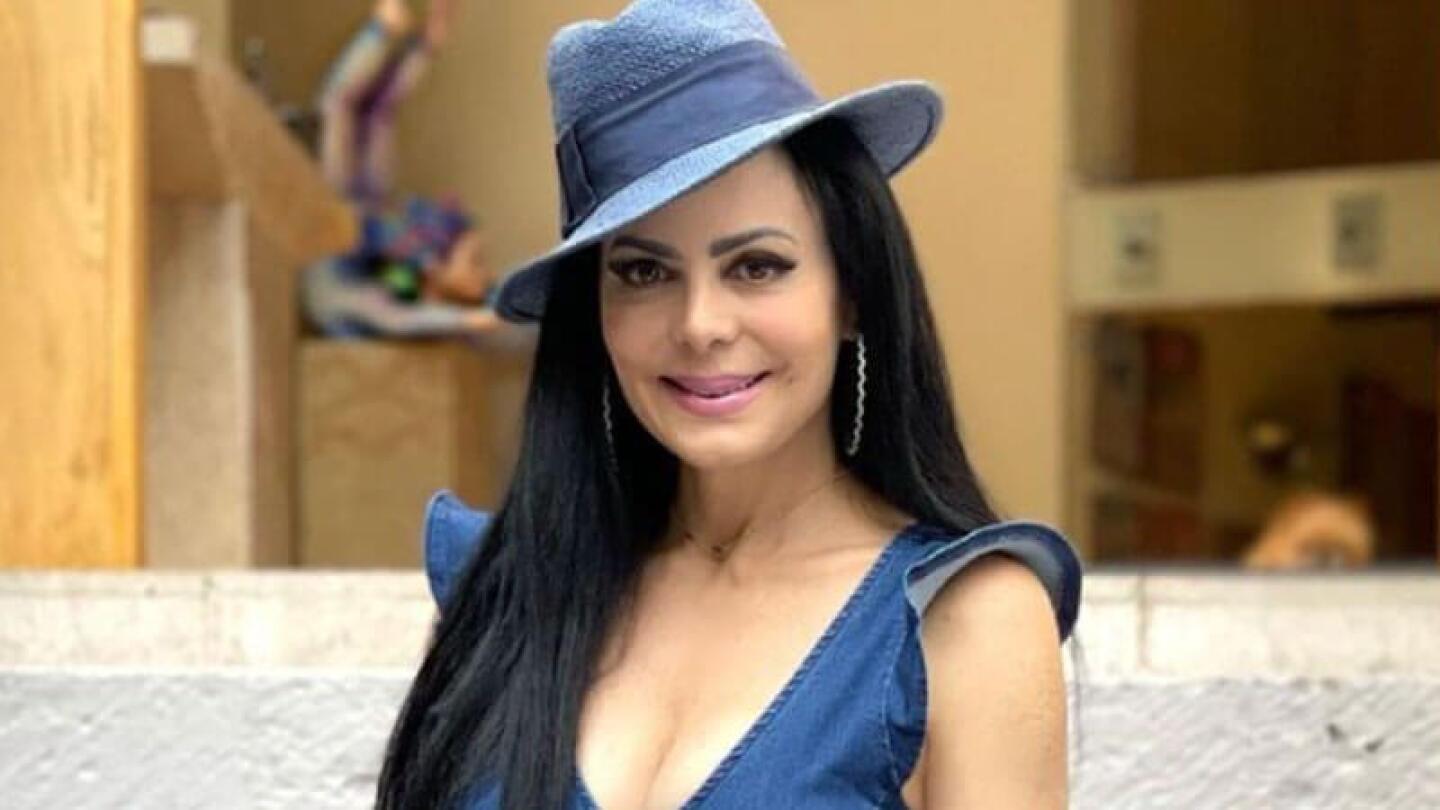 Maribel Guardia celebra sus 62 años en diminuto bikini fucsia