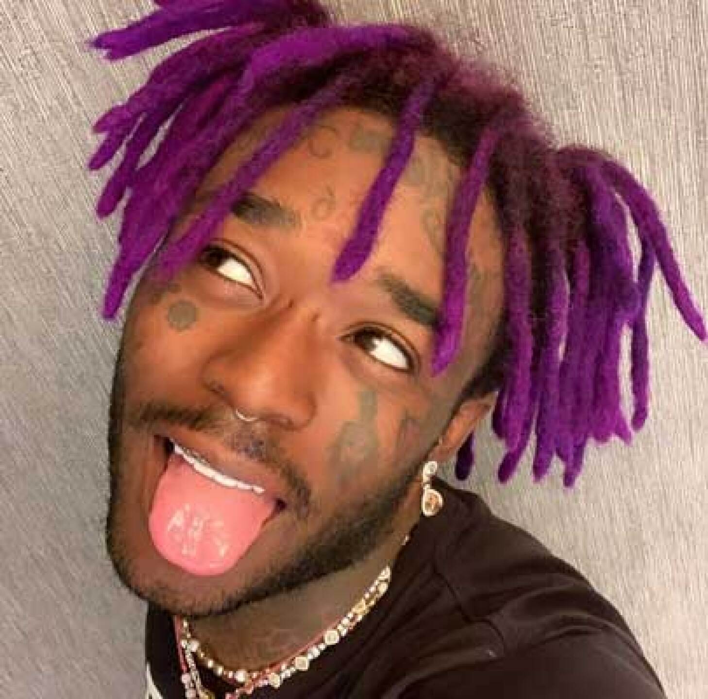 Lil Uzi Vert optó por colocar un gran diamante en la cara