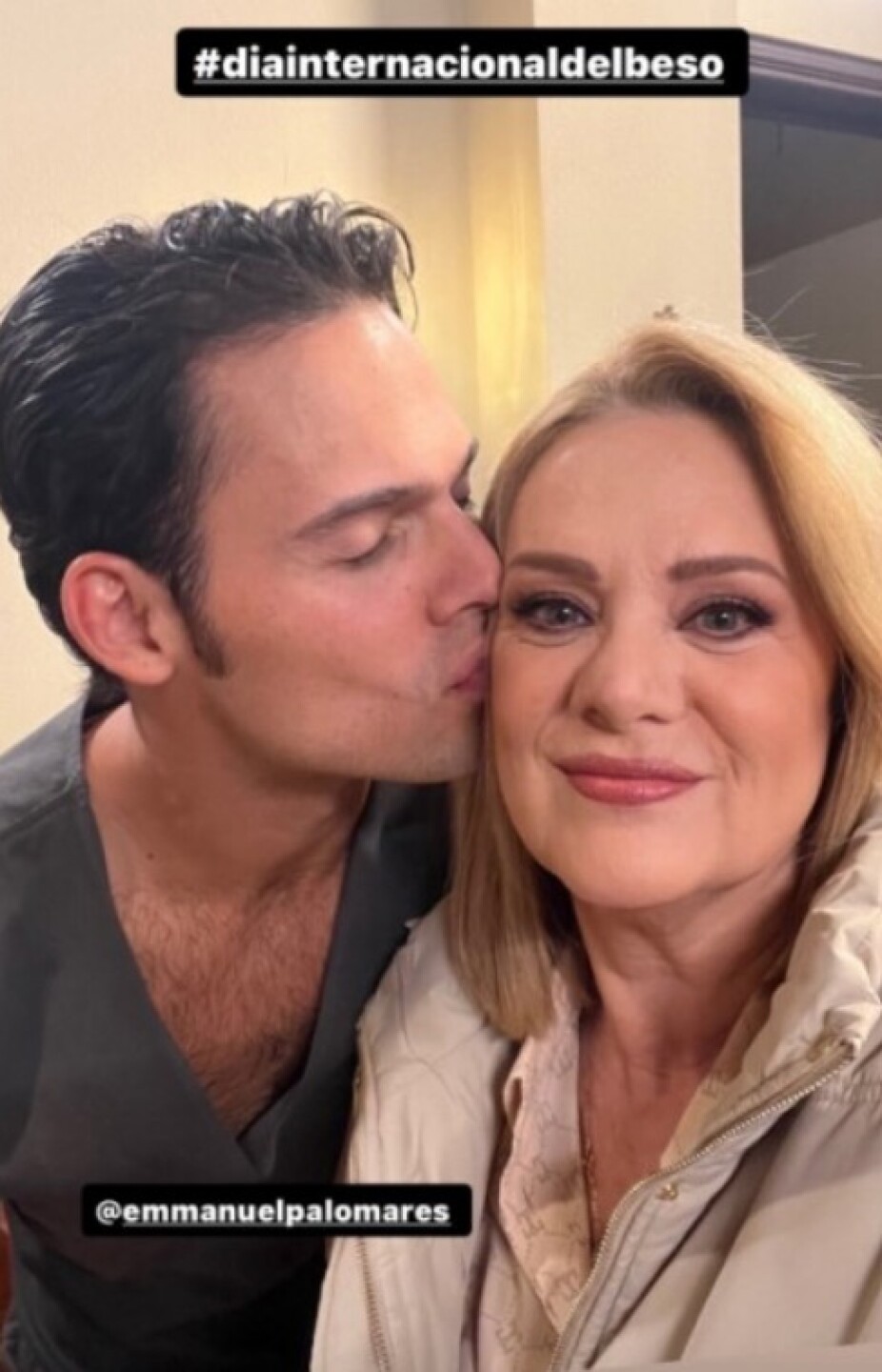 Erika Buenfil beso Emmanuel Palomares foto