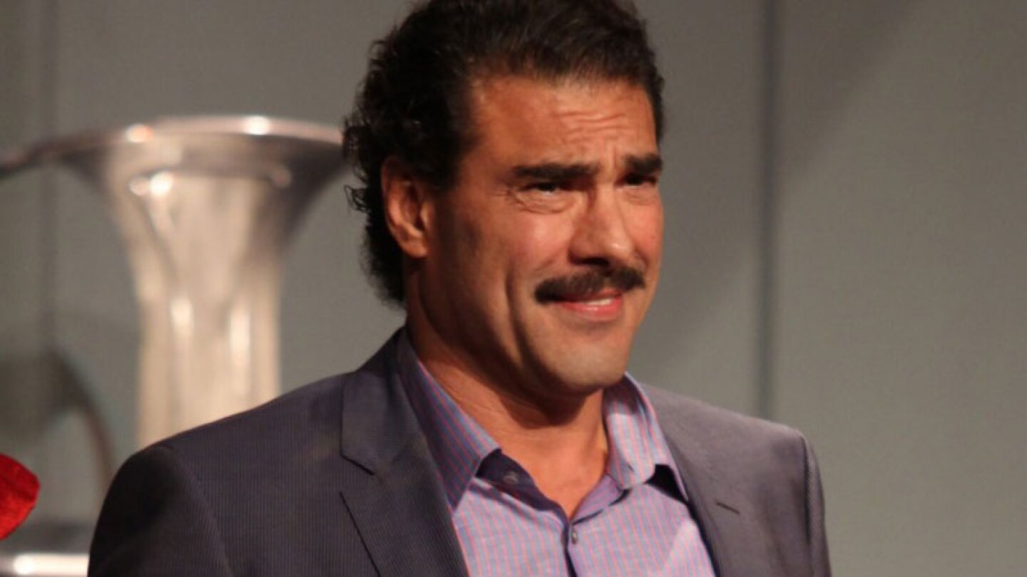 Además, el actor de 58 años se le fue a la yugular al director de la televisora, pues lo llamó "imbécil"