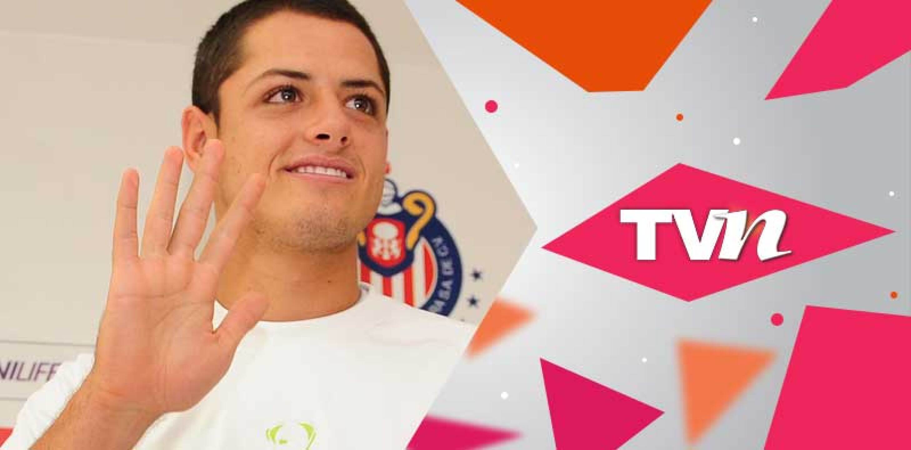 El Chicharito luce enamorado de la vida, en las fotos con su esposa e hijo.