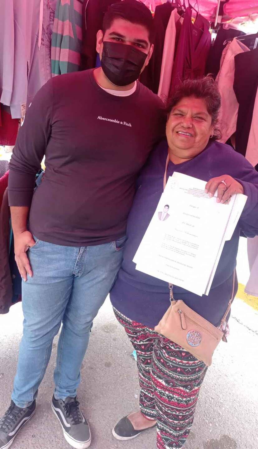 Enrique Zapata y su mamá