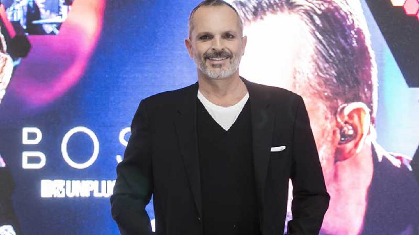 En medio de batalla legal, Miguel Bosé presumió a sus niños.