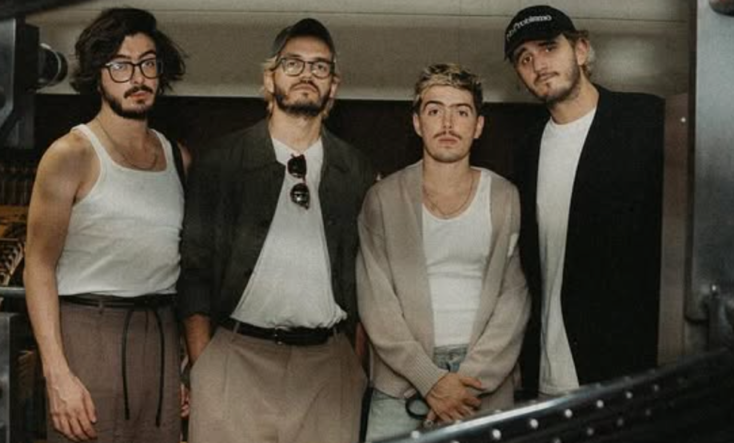 Morat se presentó con éxito en la pasada edición del Tecate Emblema, pero un leve accidente lastimó a una de sus seguidoras.