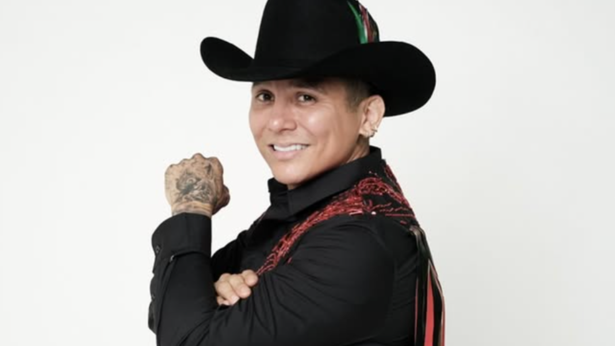 Edwin Luna lanza polémico mensaje sobre rumores de que presuntamente es gay
