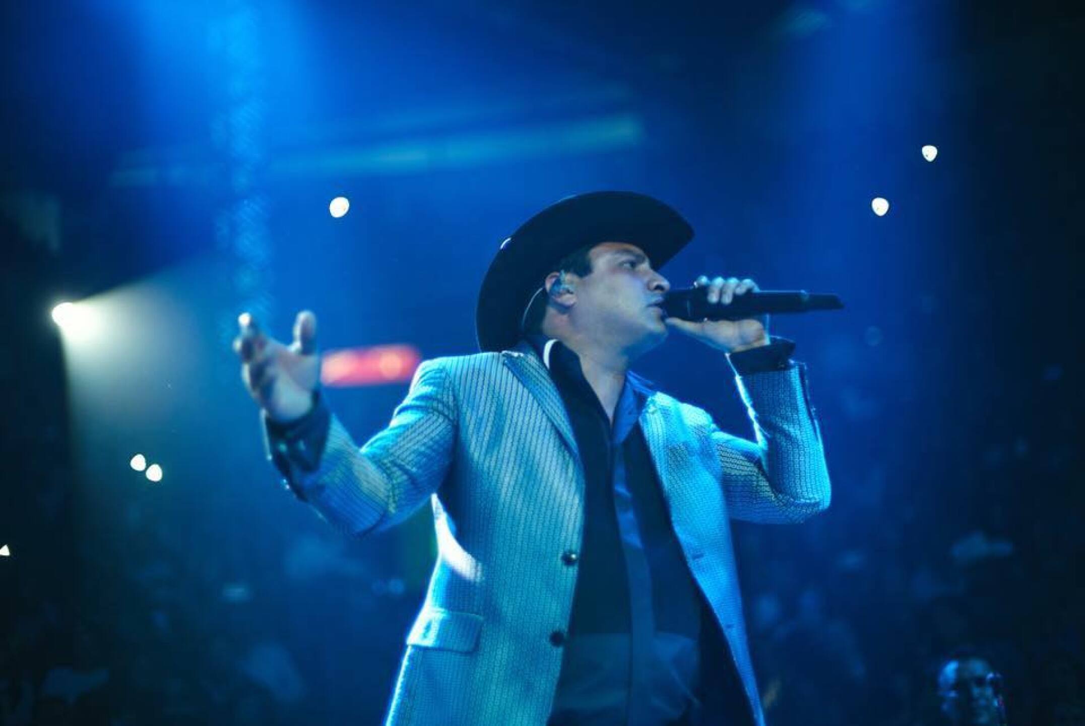 El cantante continúa luchando para limpiar su nombre