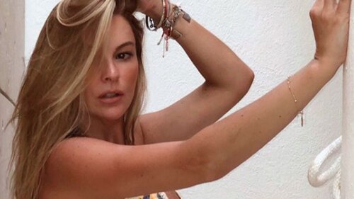 La actriz asombró a sus seguidores al mostrar su delineada figura en un sexy body negro.