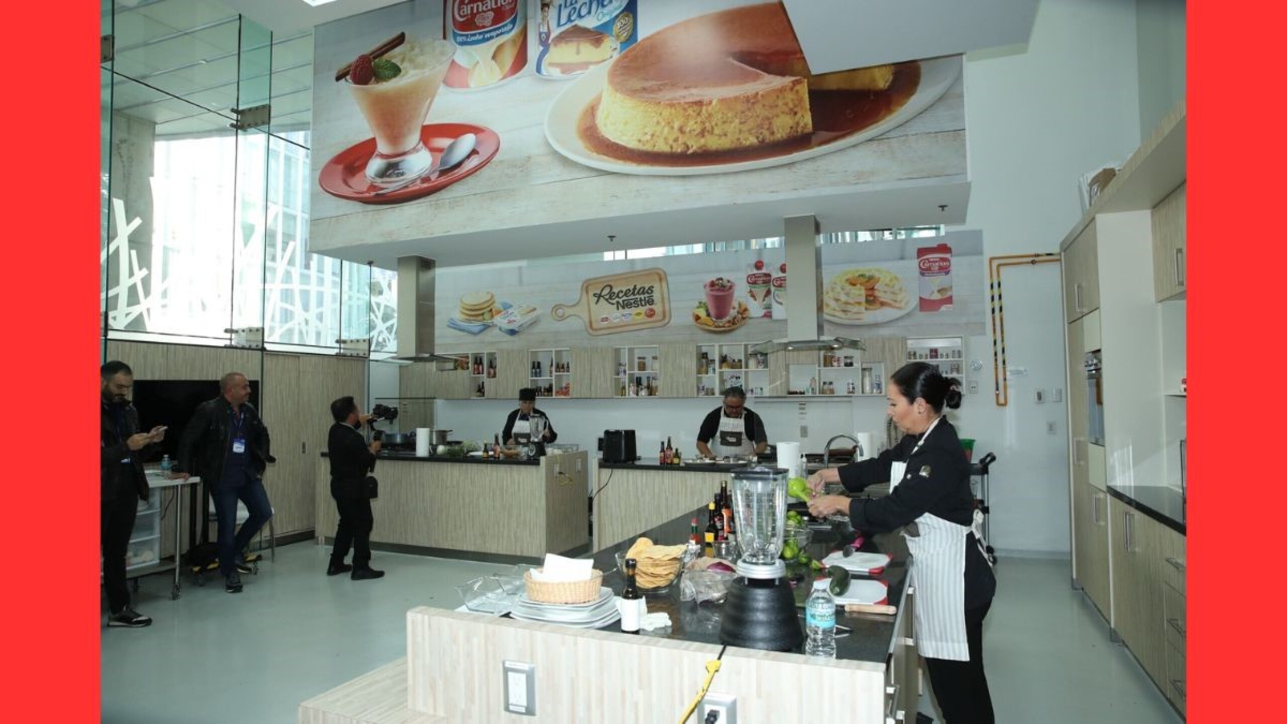 Preparando platillos Maggi Héroes culinarios