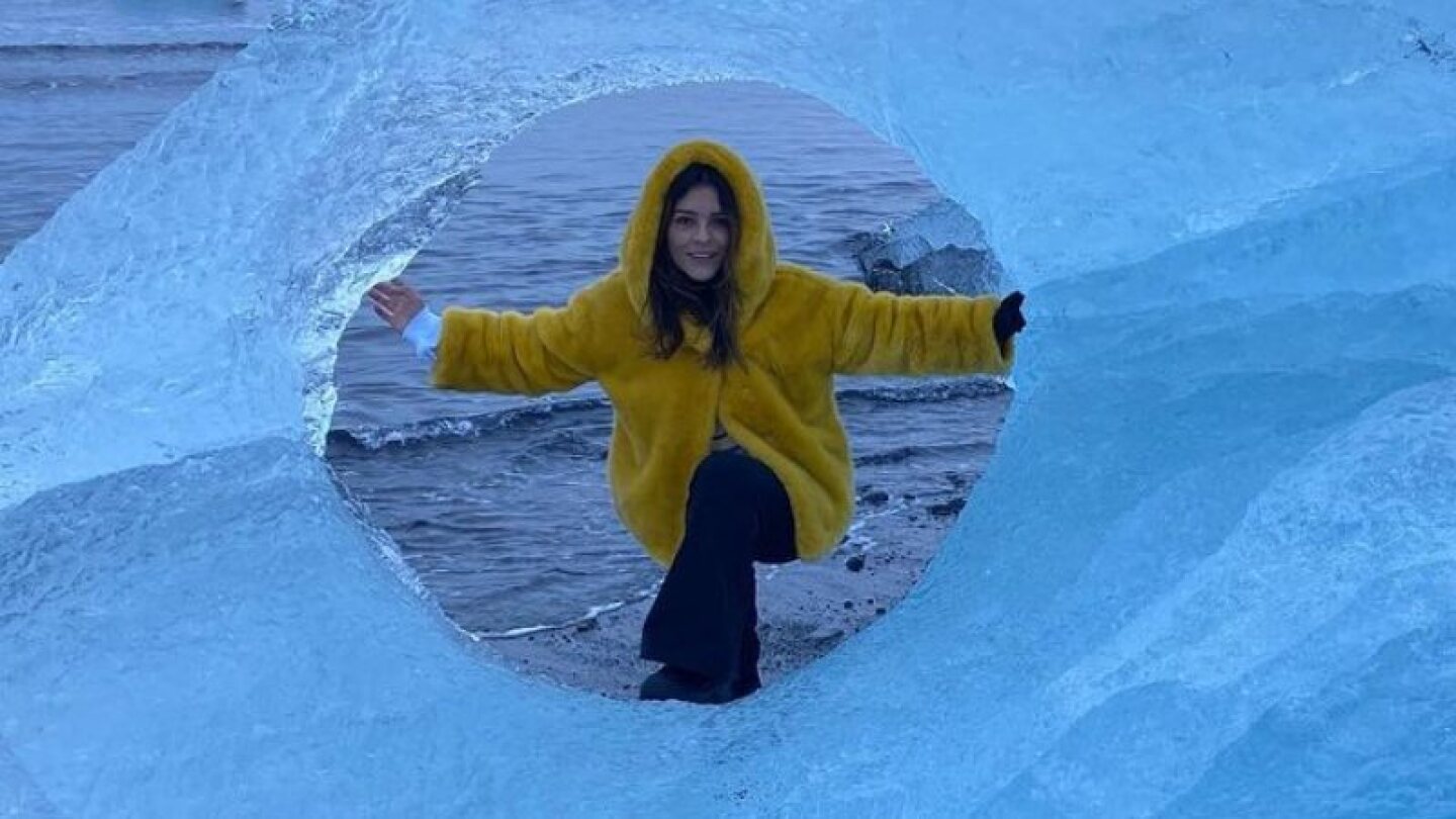 Grettell Valdez se recupera de cirugía y vacaciona en Islandia