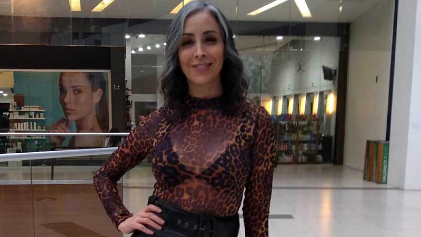Adriana Lavat se presentó ayer en la premier de la serie de Netflix 'Seis manos' .
