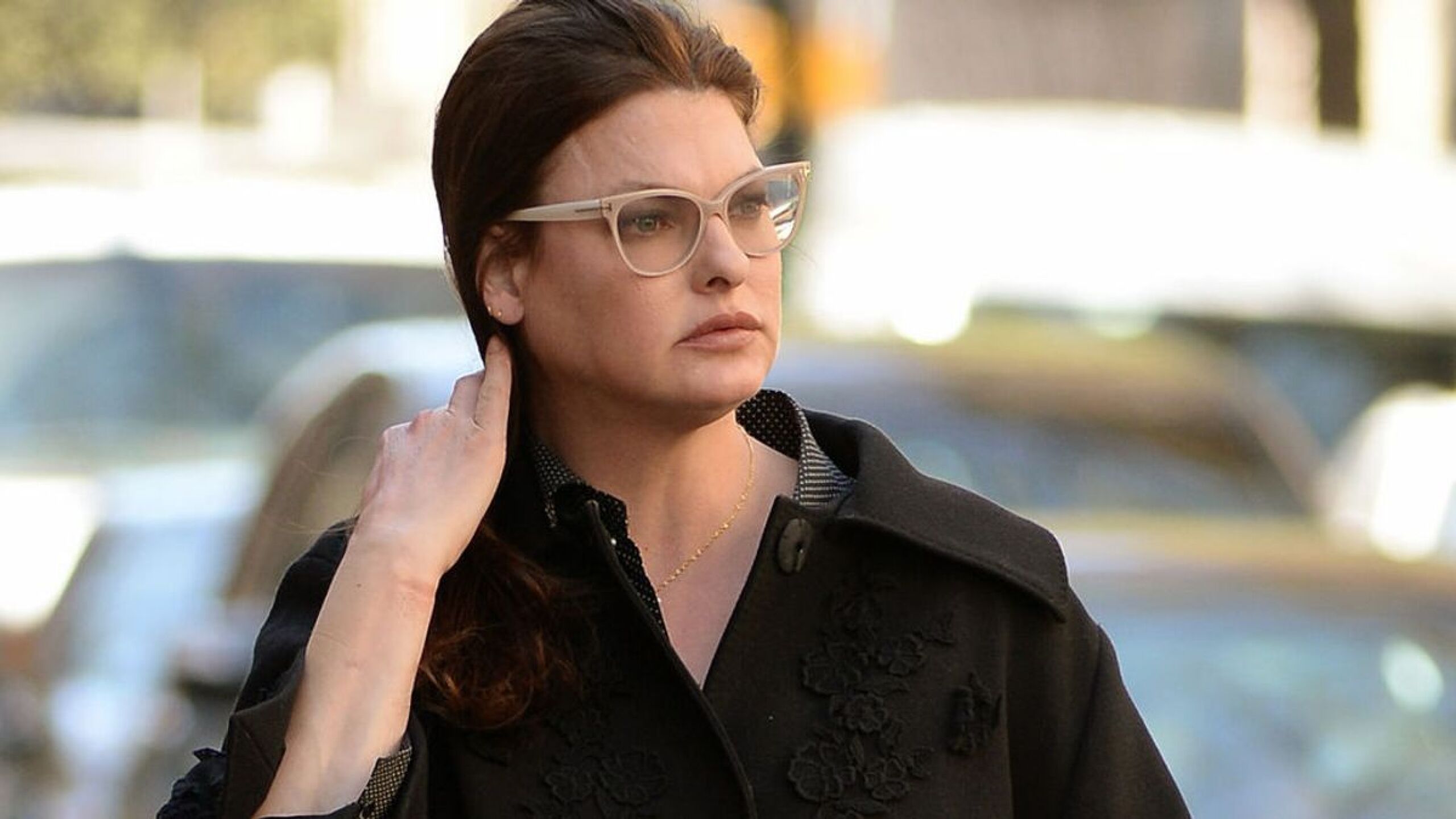 Linda Evangelista muestra su cuerpo tras quedar deforme