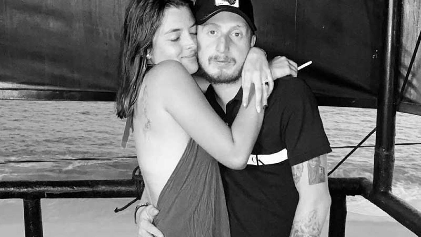 Prometida de Octavio Ocaña conmueve al aparecer vestida de novia tras la muerte del actor