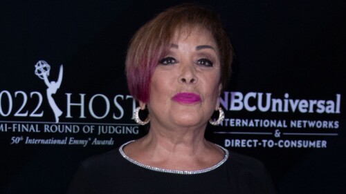 Sylvia Pasquel en alfombra roja 2022 clasos