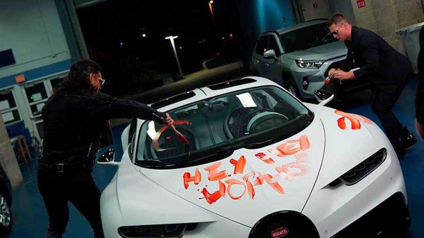The Miz daña auto de Bad Bunny