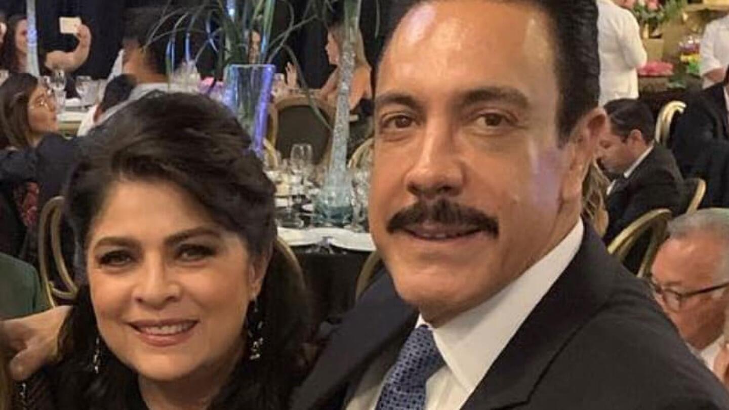 Esposo de Victoria Ruffo presume músculos al vacunarse contra la Covid-19