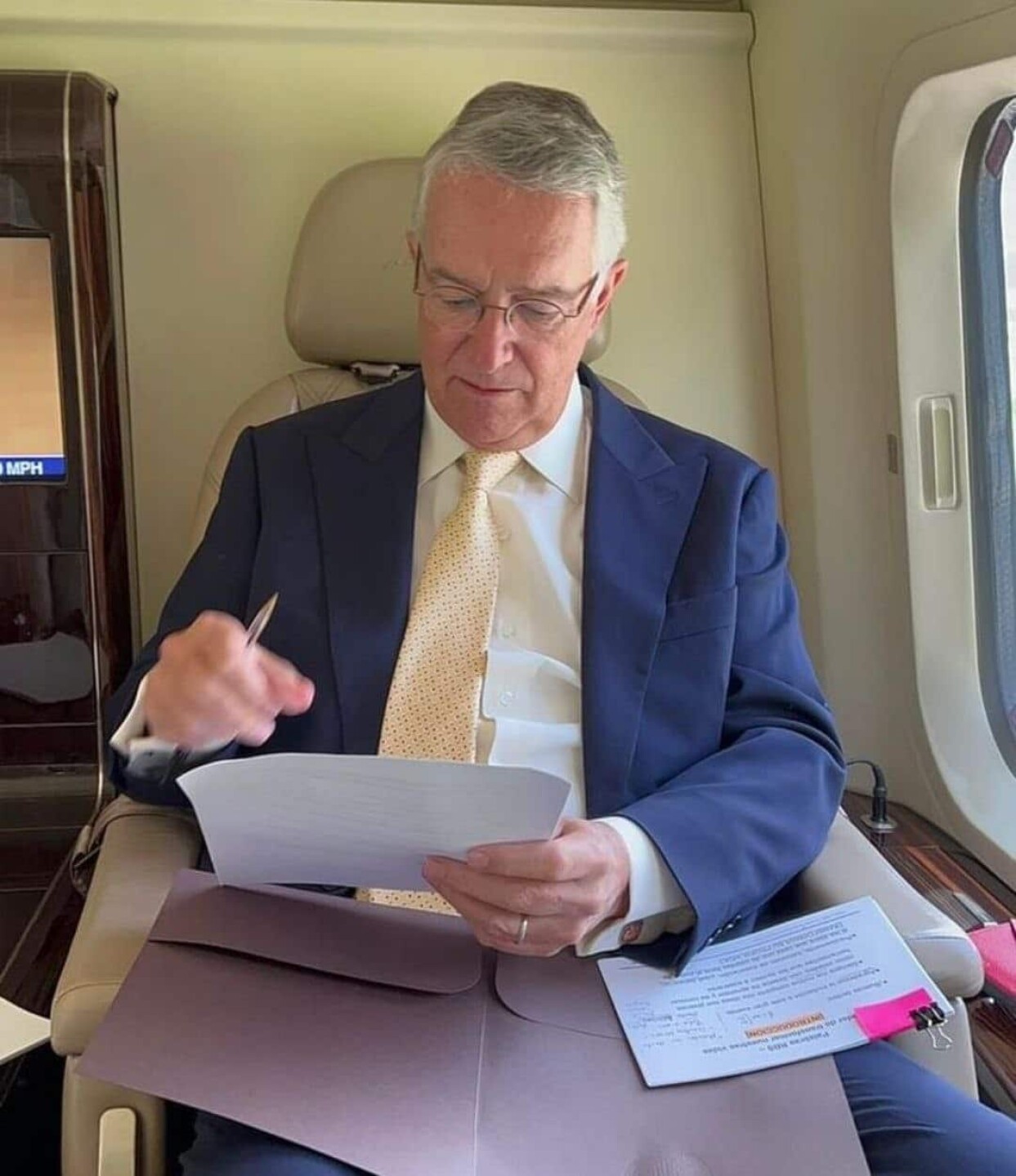 Es fundador y presidente de Grupo Salinas, formado por diversas empresas dedicadas a las telecomunicaciones, medios de comunicación y entretenimiento.