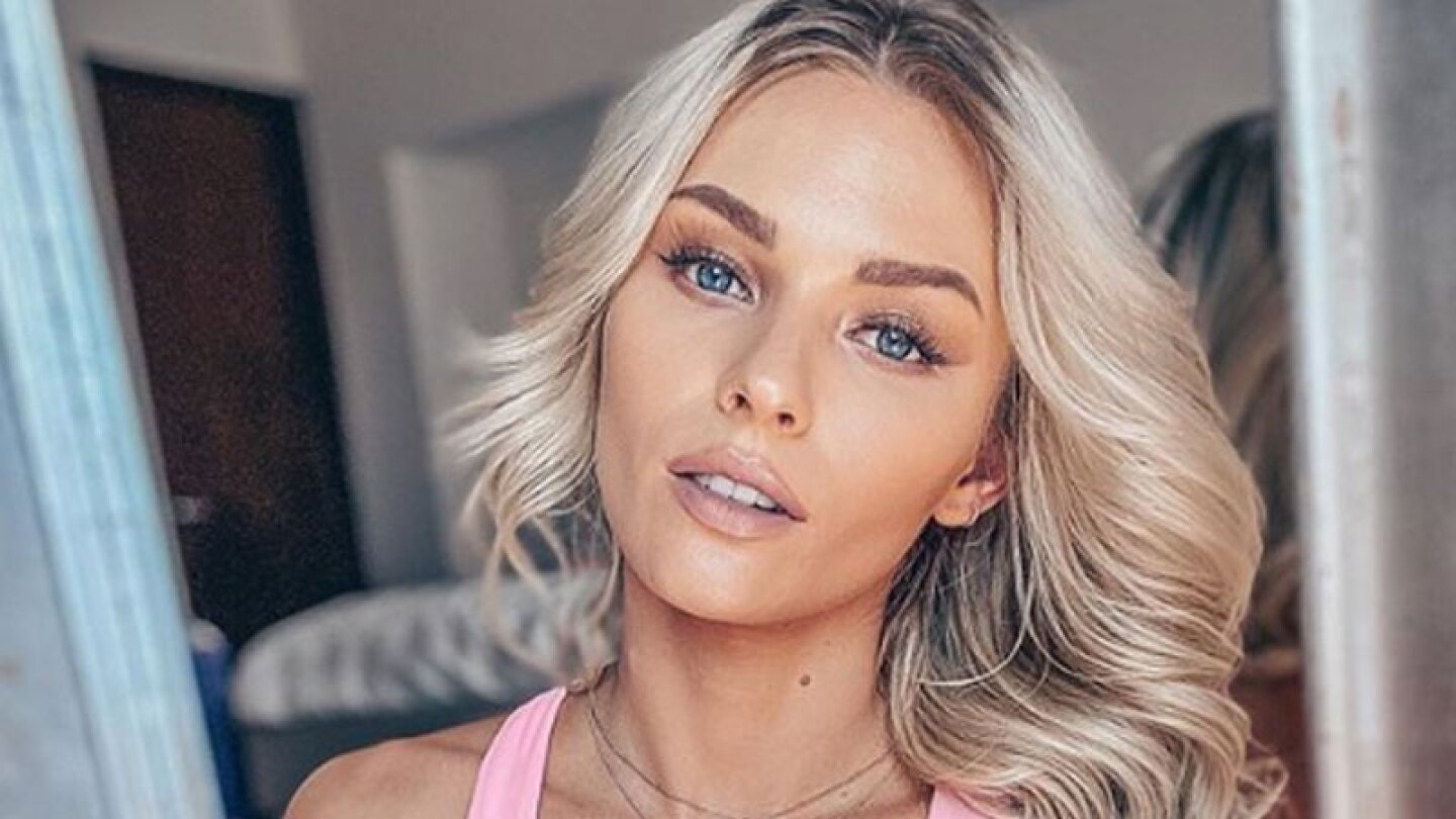 Irina Baeva va a las trajineras de Xochimilco en leggings de látex