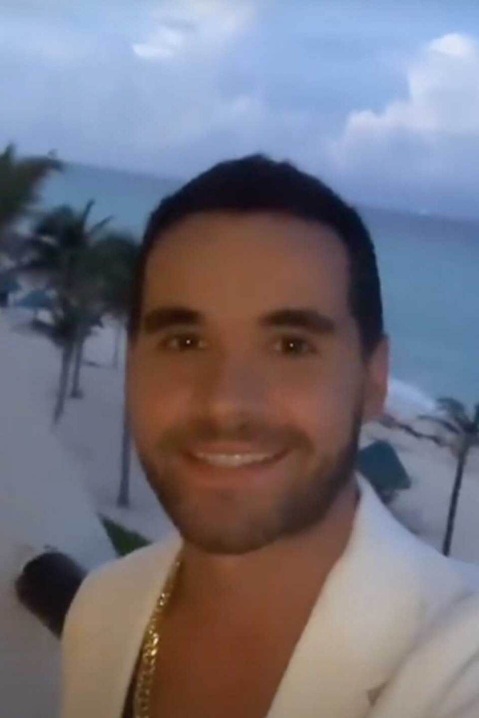 Eleazar Gomez en Cancún.