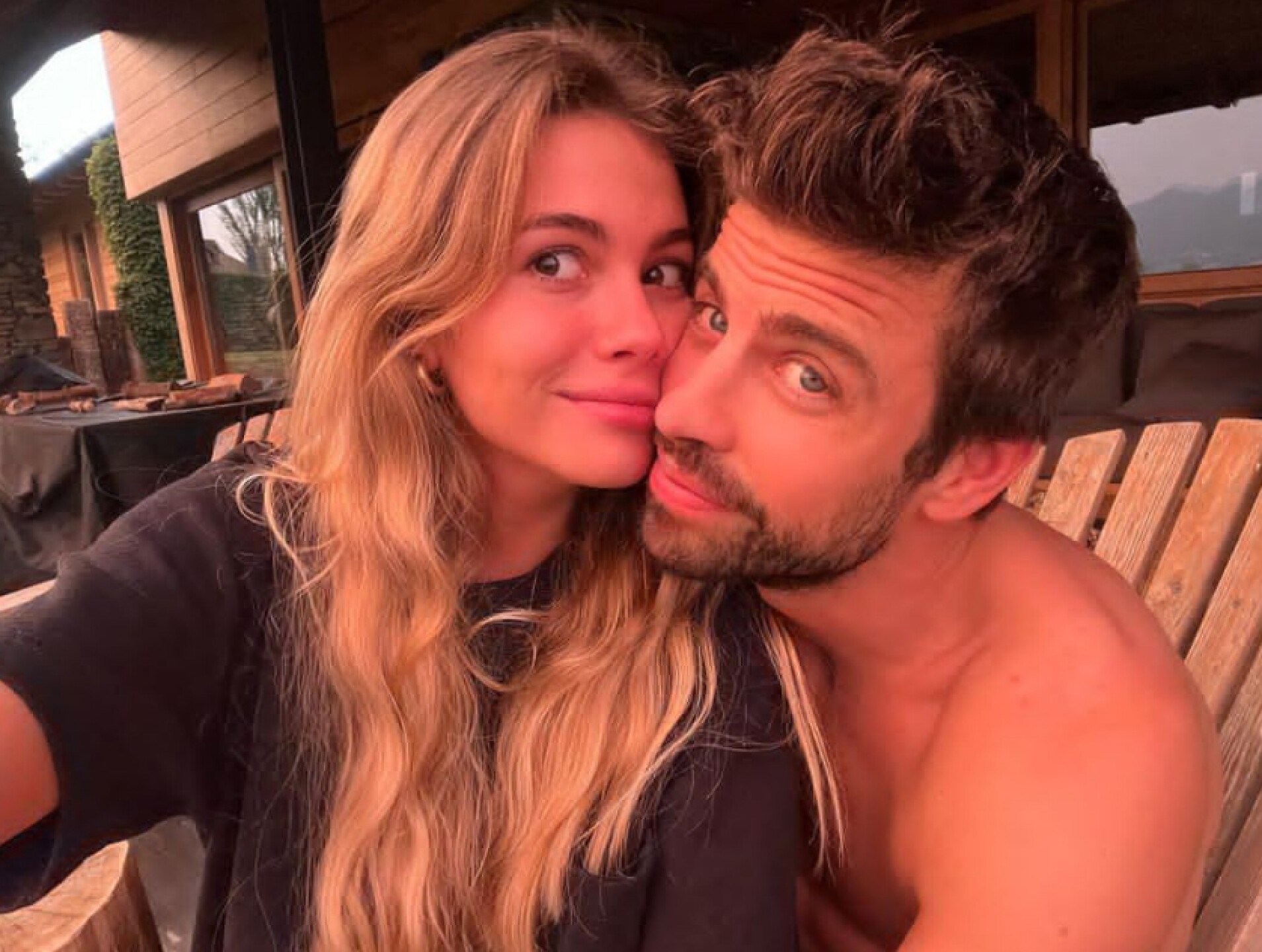 Clara Chía y Piqué juntos segunda foto en Instagram