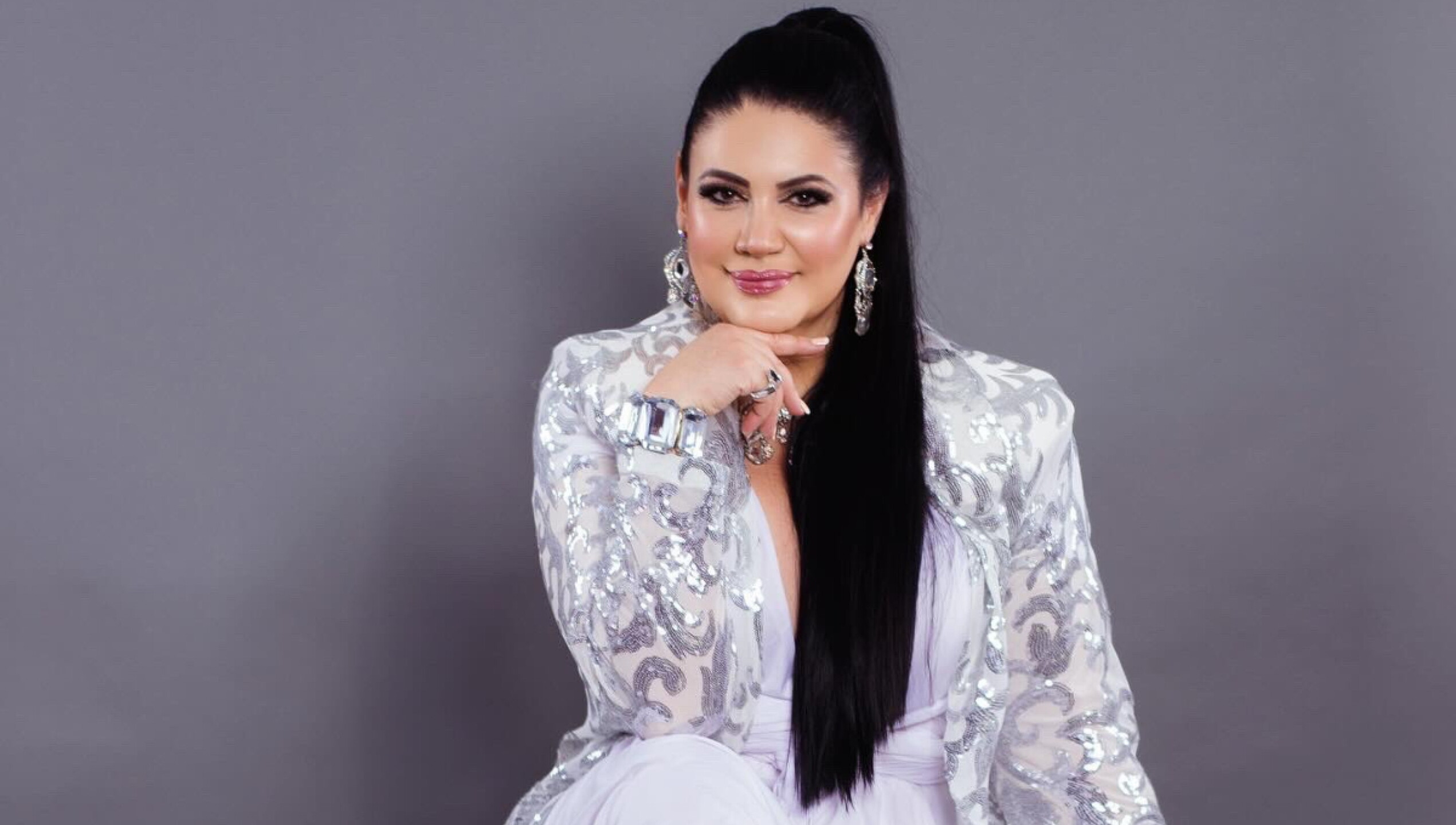 Alejandra Ávalos tiene una destacada trayectoria en el espectáculo.