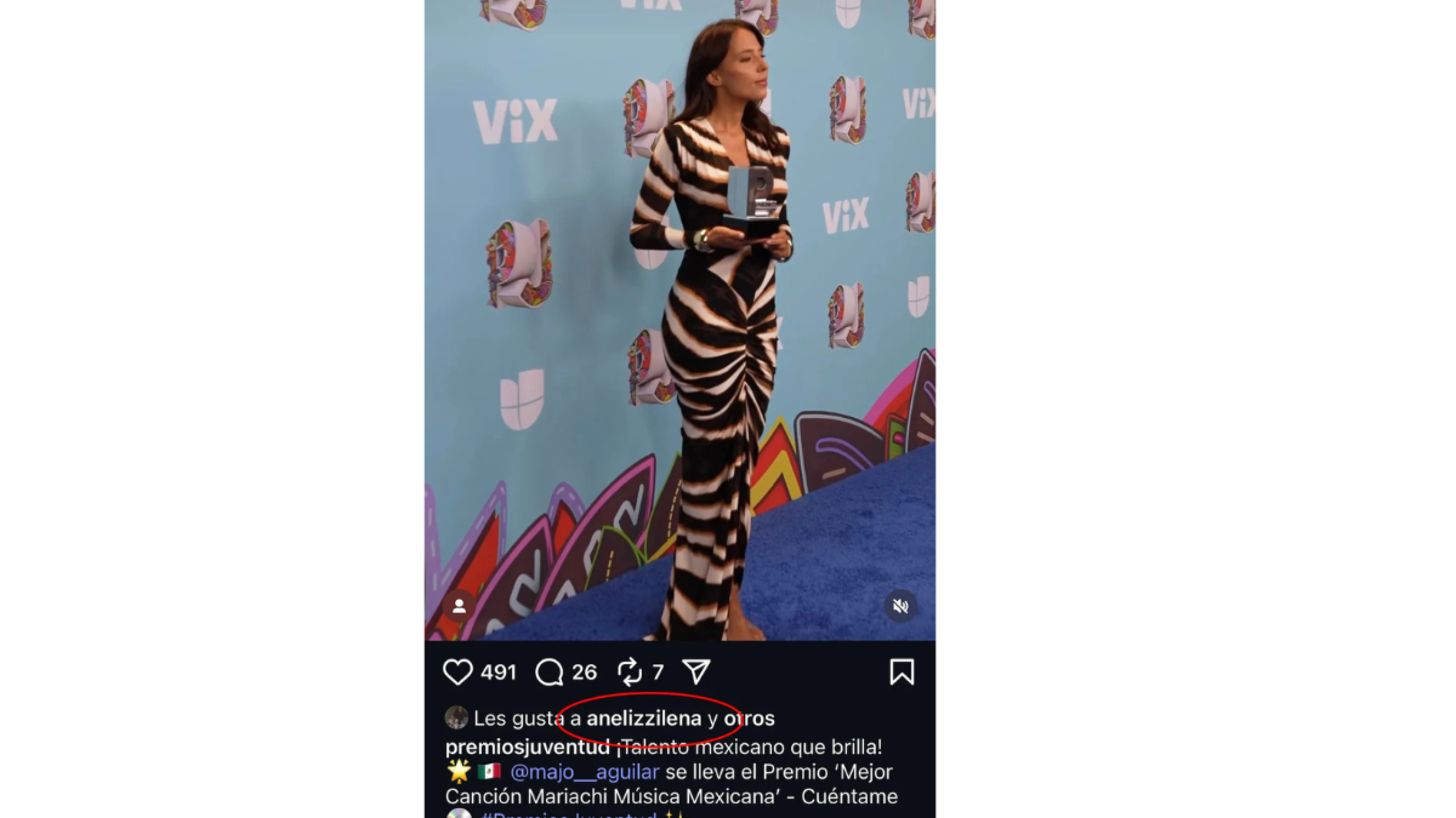 Aneliz Álvarez celebra el triunfo de Majo Aguilar en los premios Juventud