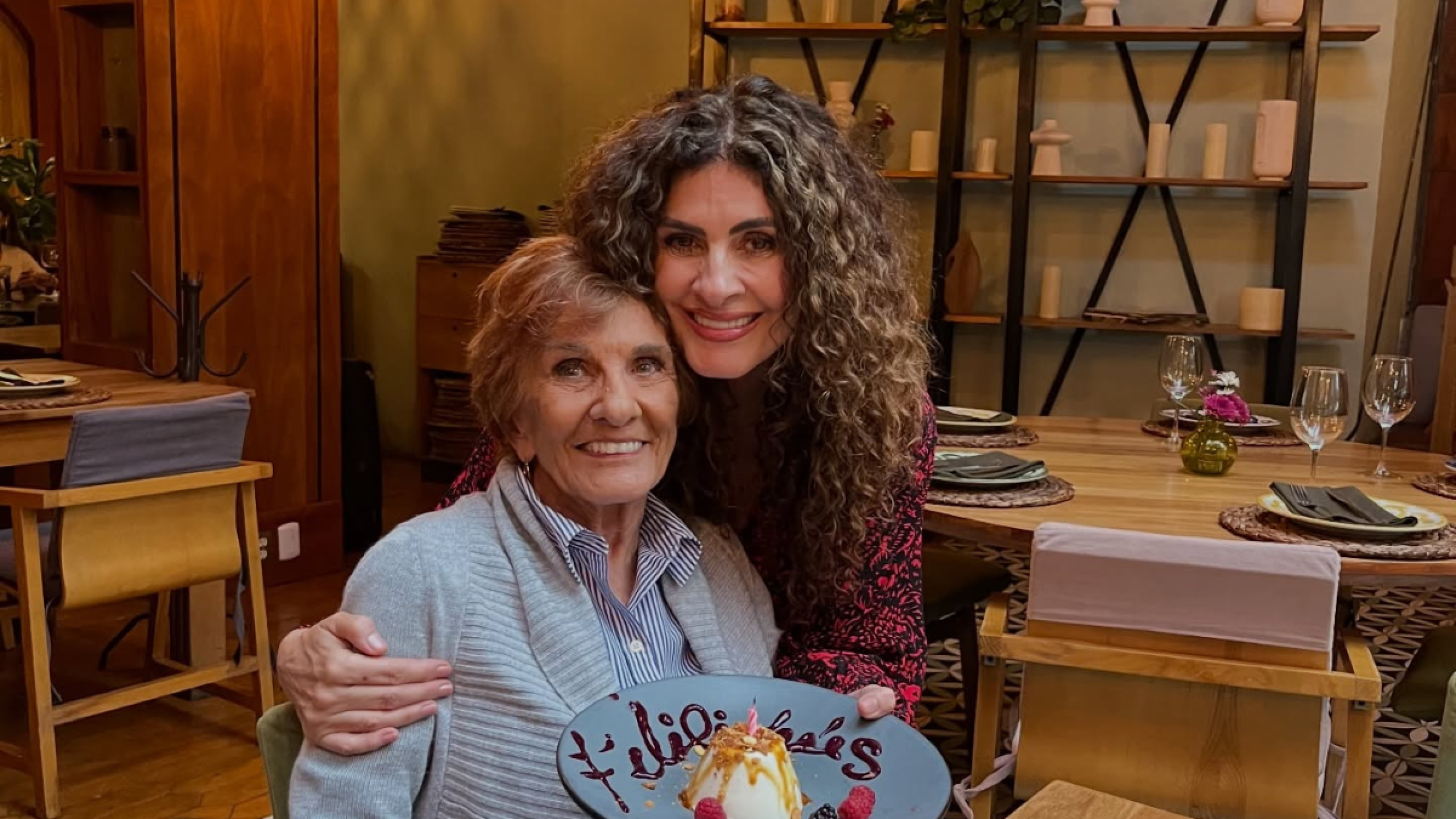 Hija de Karina Duprez le organizó una ceremonia a su madre tras su fallecimiento.