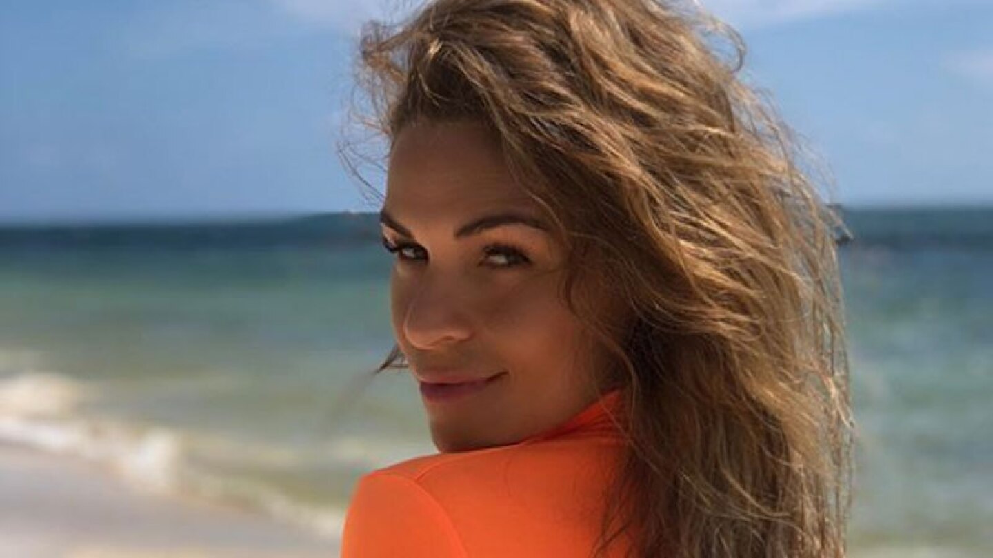 Instagram @jennygarciaoficial