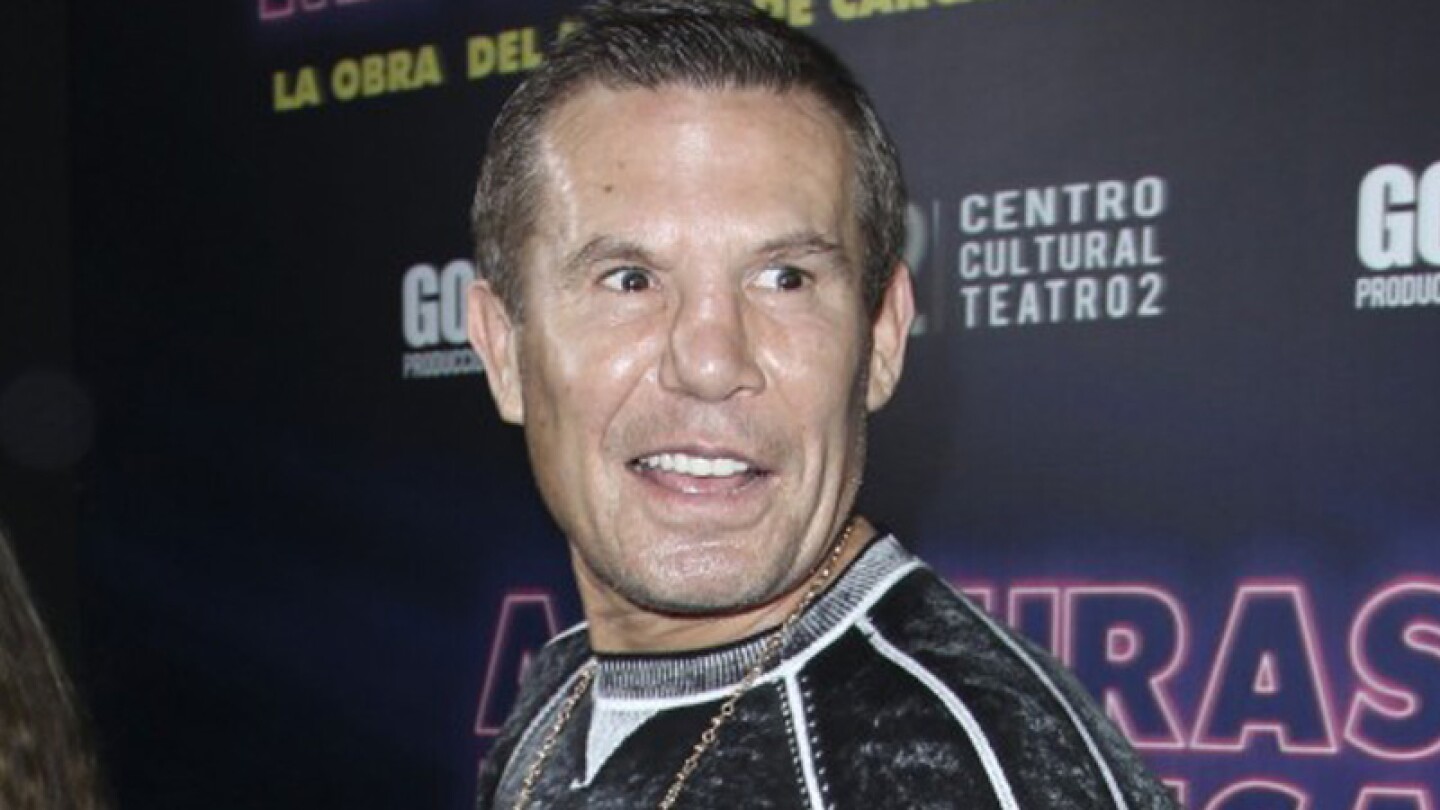 Julio César Chávez sale en defensa de su hijo