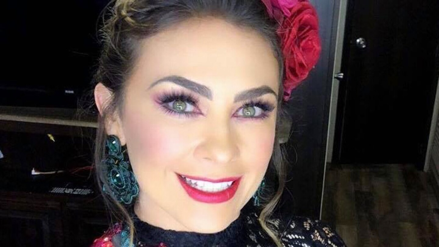 Aracely Arámbula Marcela Basteri