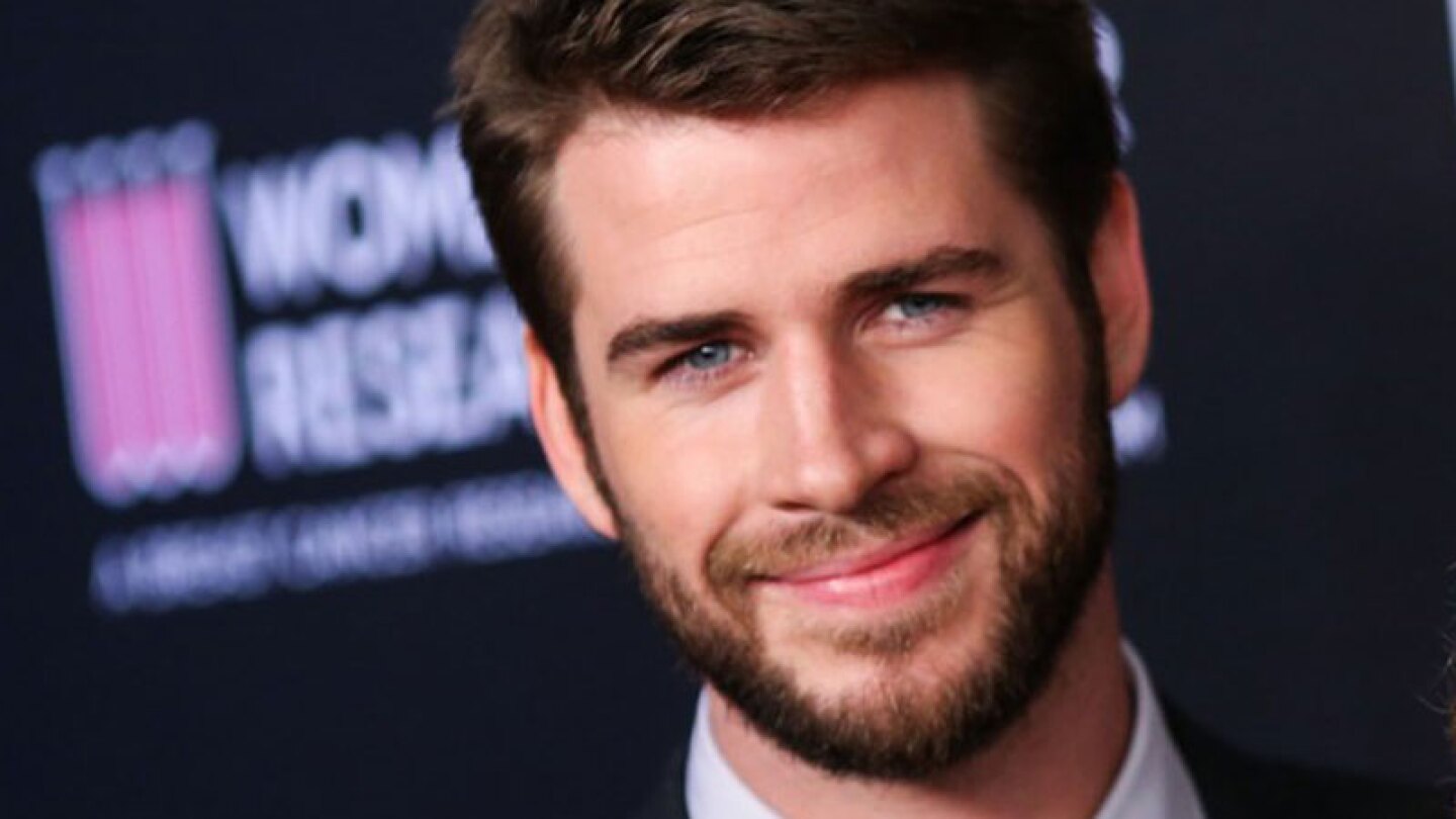 Liam Hemsworth estaría olvidando a Miley con la ex de su hermano