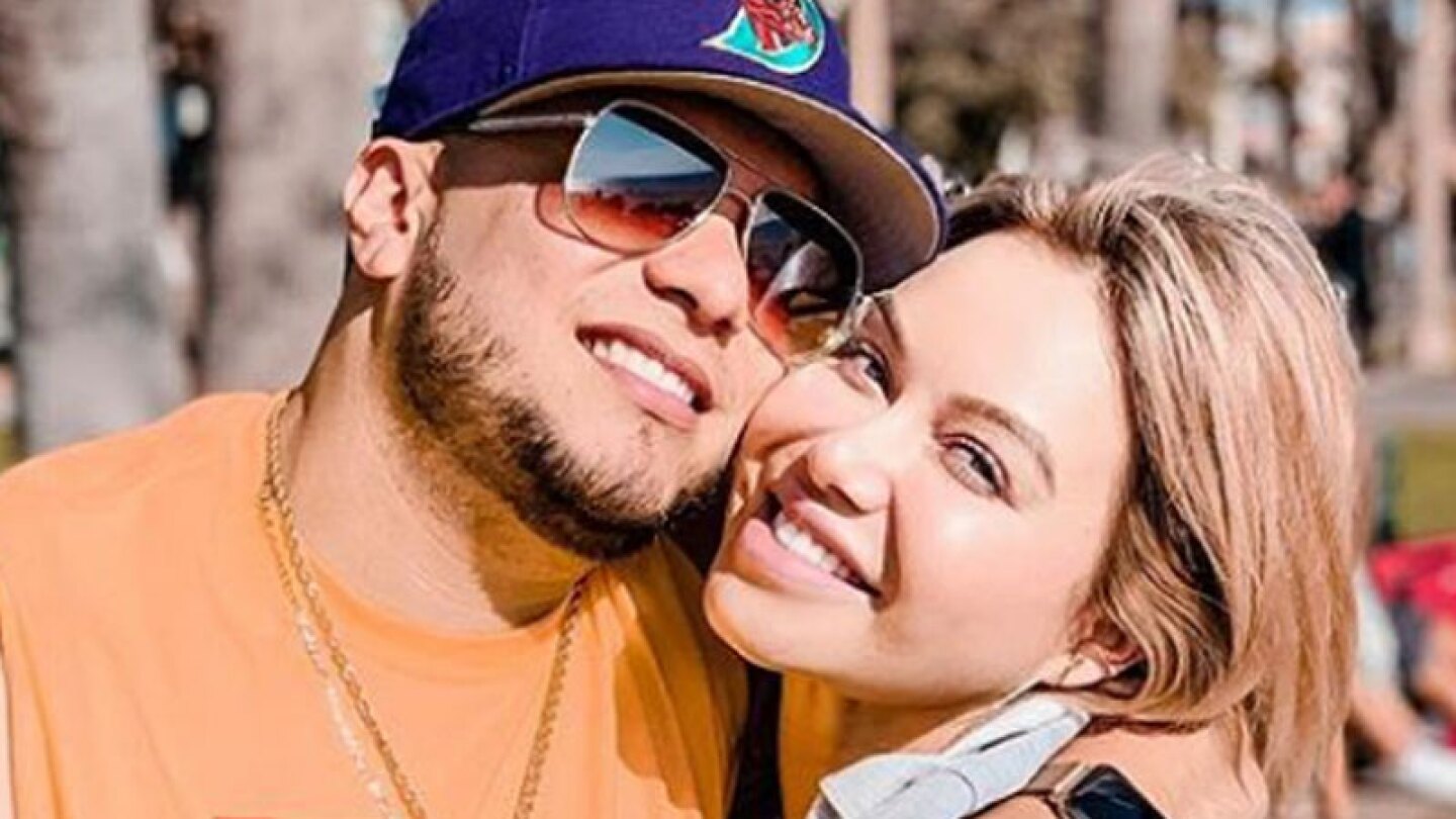 A través de redes sociales compartieron un video de la pareja bailando ¡con final inesperado!