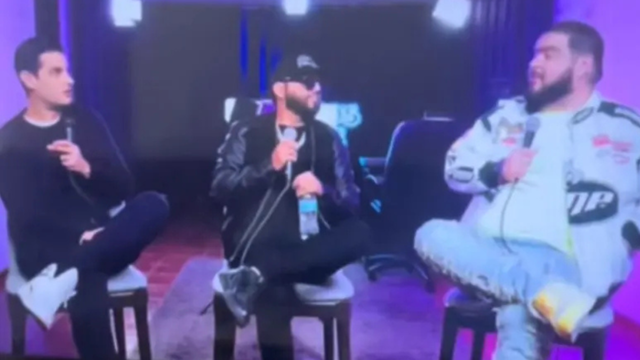 Acusan a Iván 'La Mole' de hacer un Mario Bezares tras caérsele una bolsita misteriosa